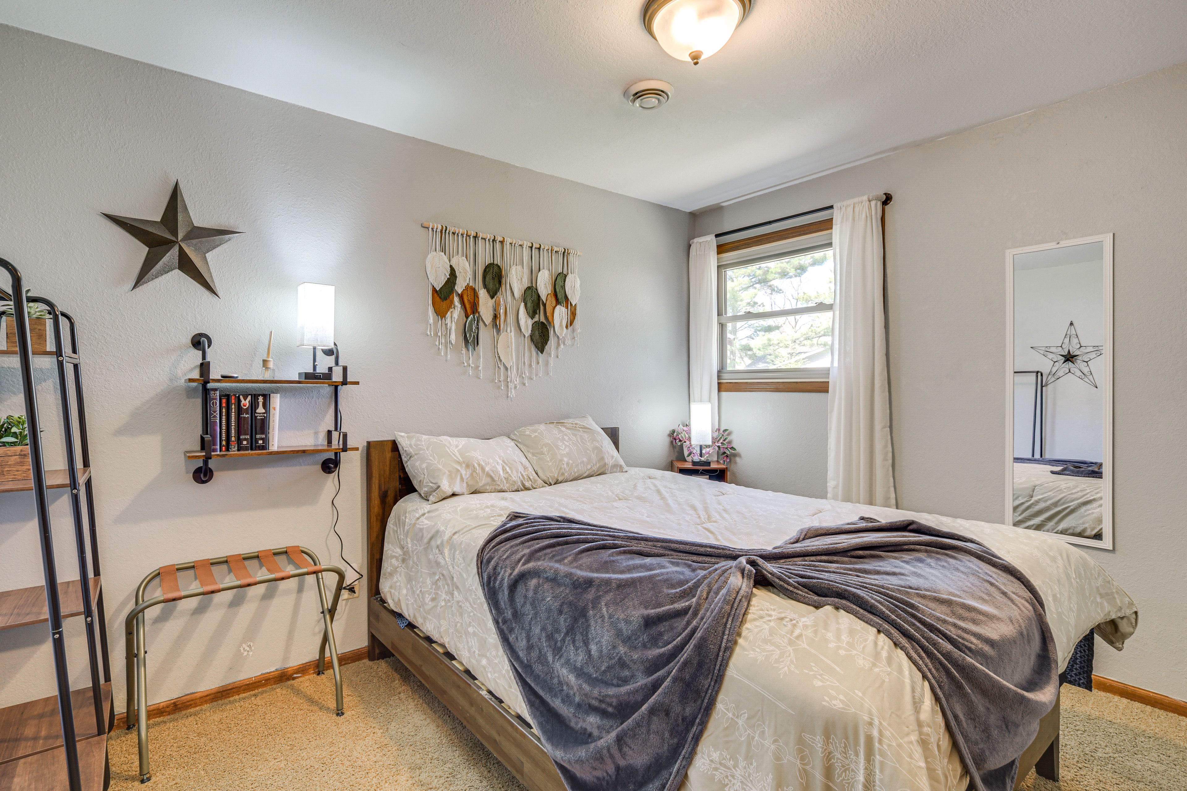 Bedroom 2 | Queen Bed | Hangers