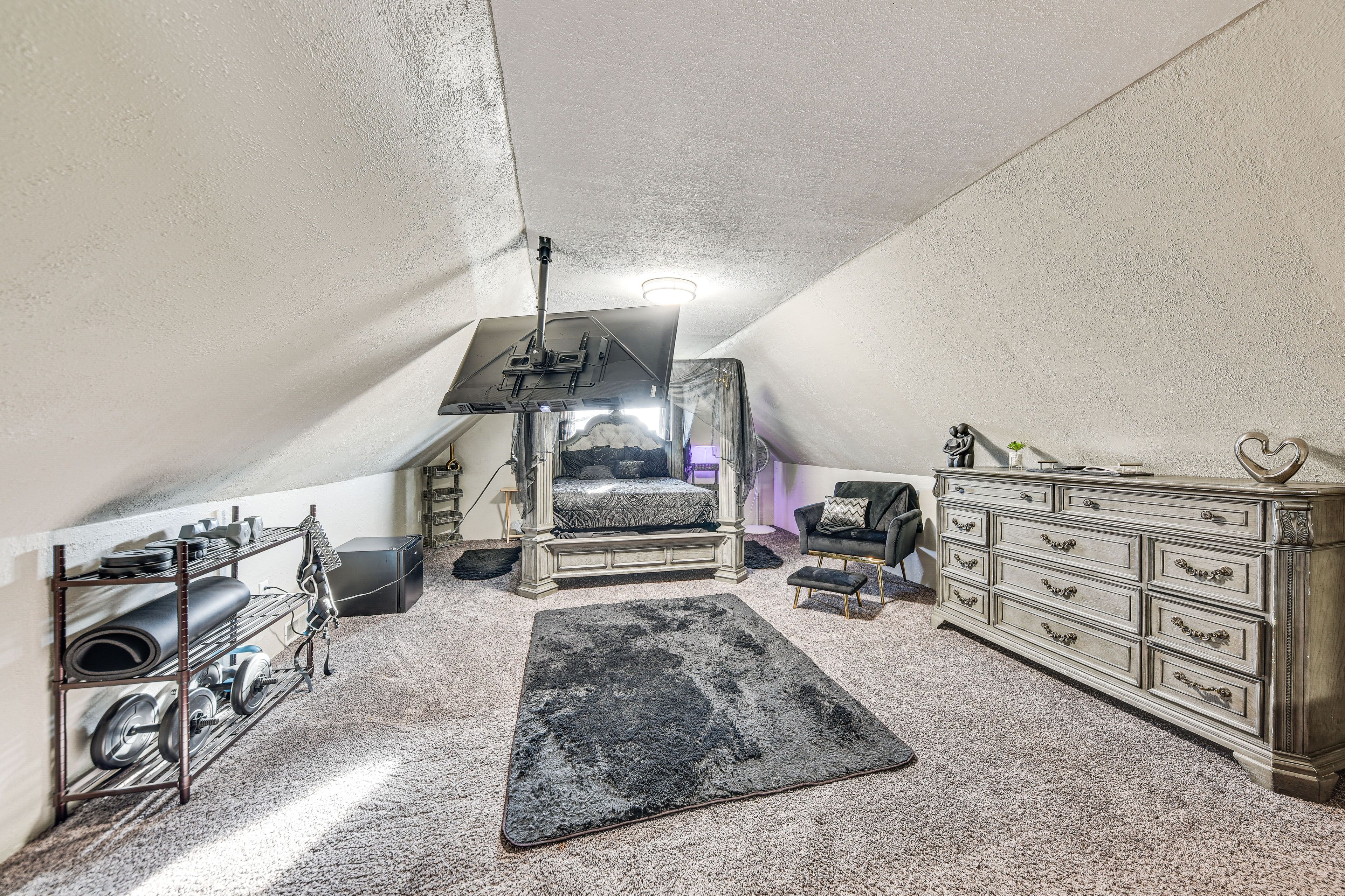 Bedroom 1 | 2nd Floor | Queen Bed | Electric Fireplace | Smart TV w/ Cable