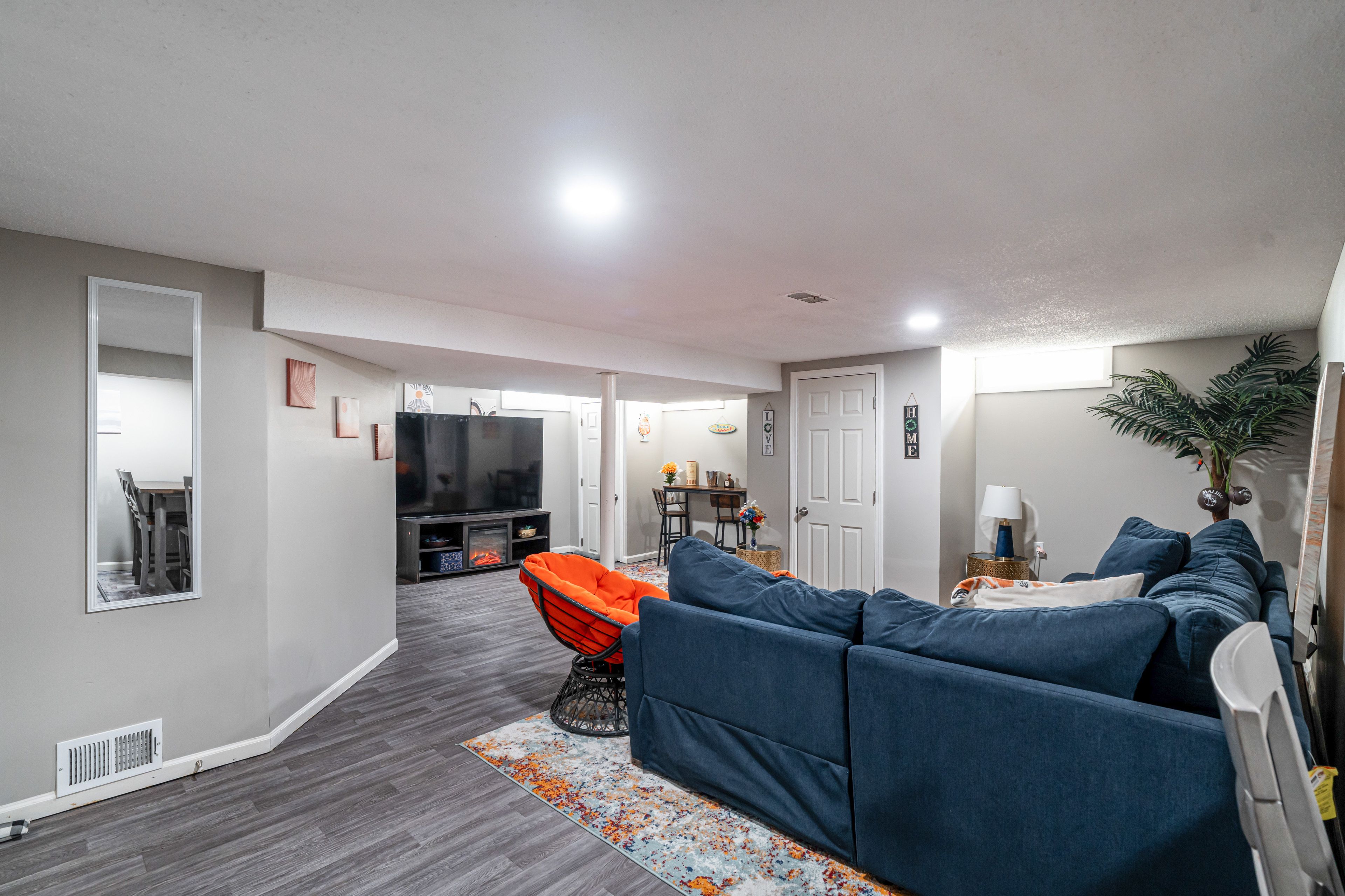 Living Room | Dining Table