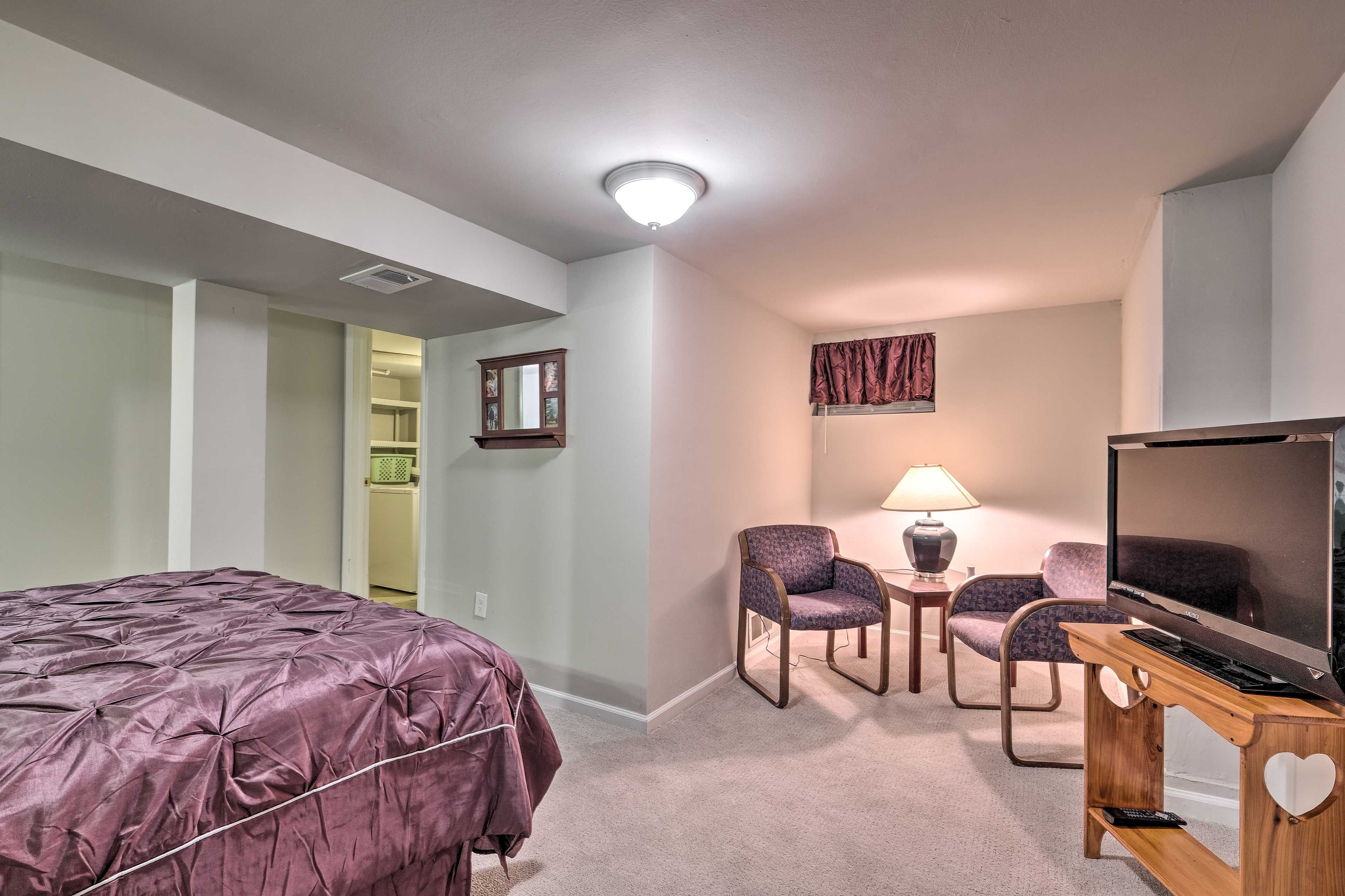 Bedroom 5 | Queen Bed