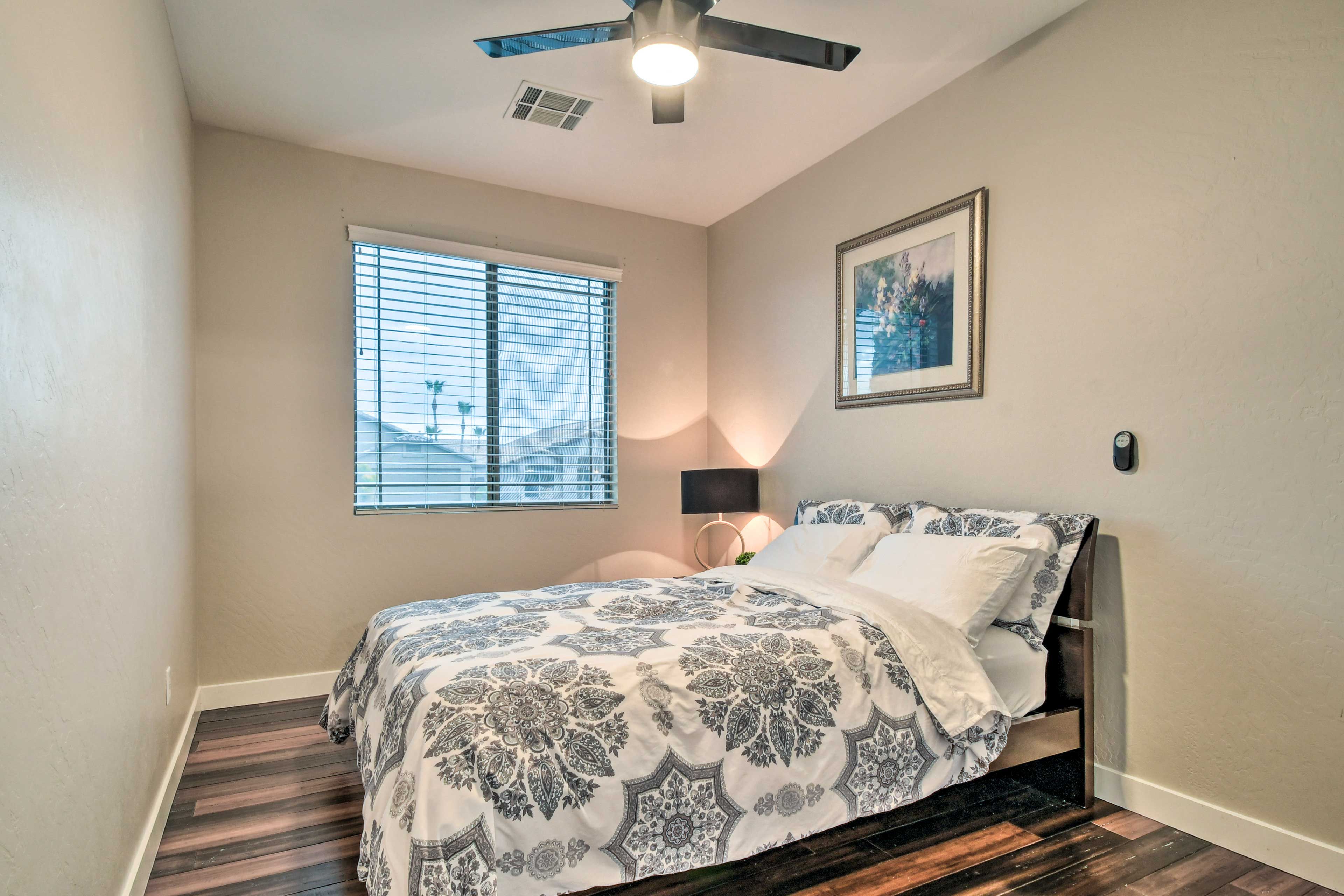Bedroom 2 | Queen Bed