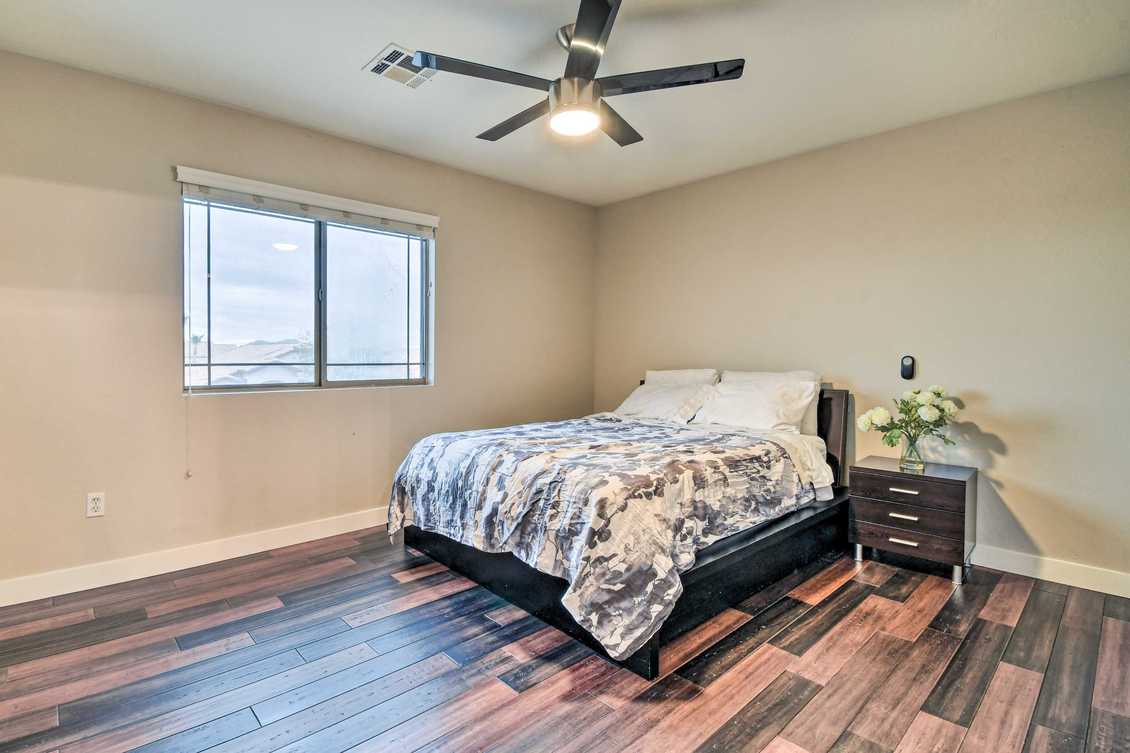 Bedroom 4 | Queen Bed