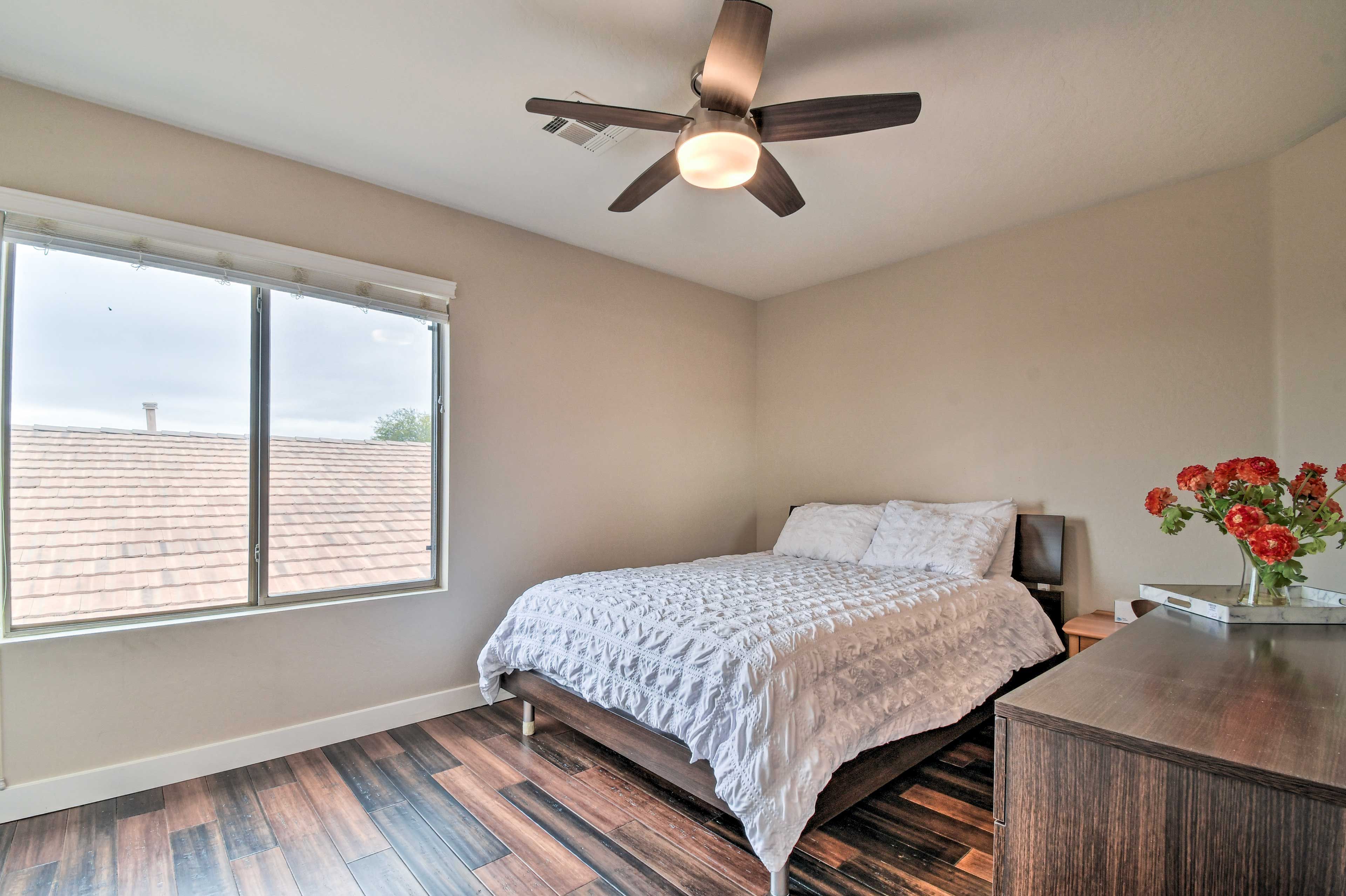 Bedroom 5 | Queen Bed