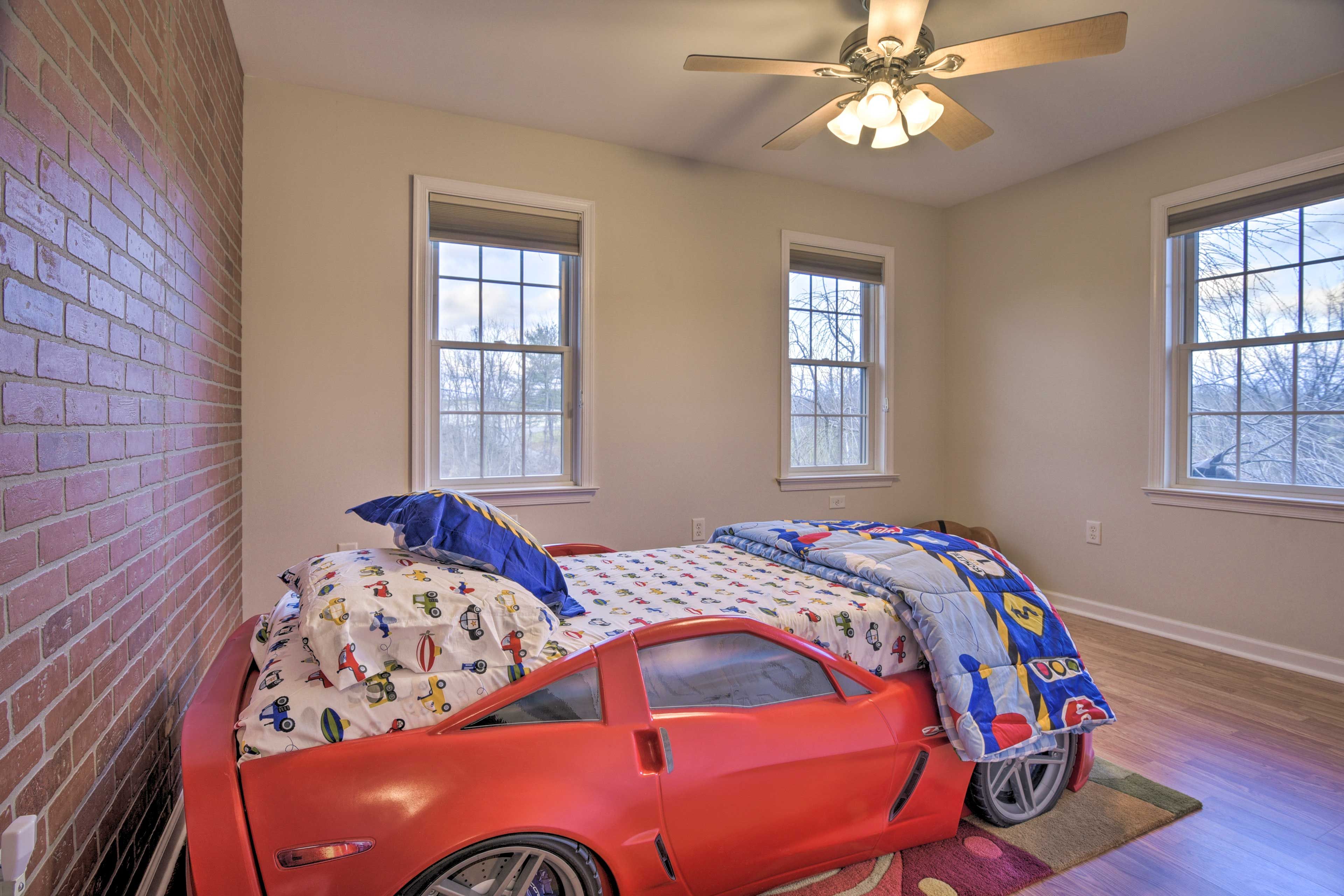 Bedroom 6 | Twin Bed | 2nd Floor