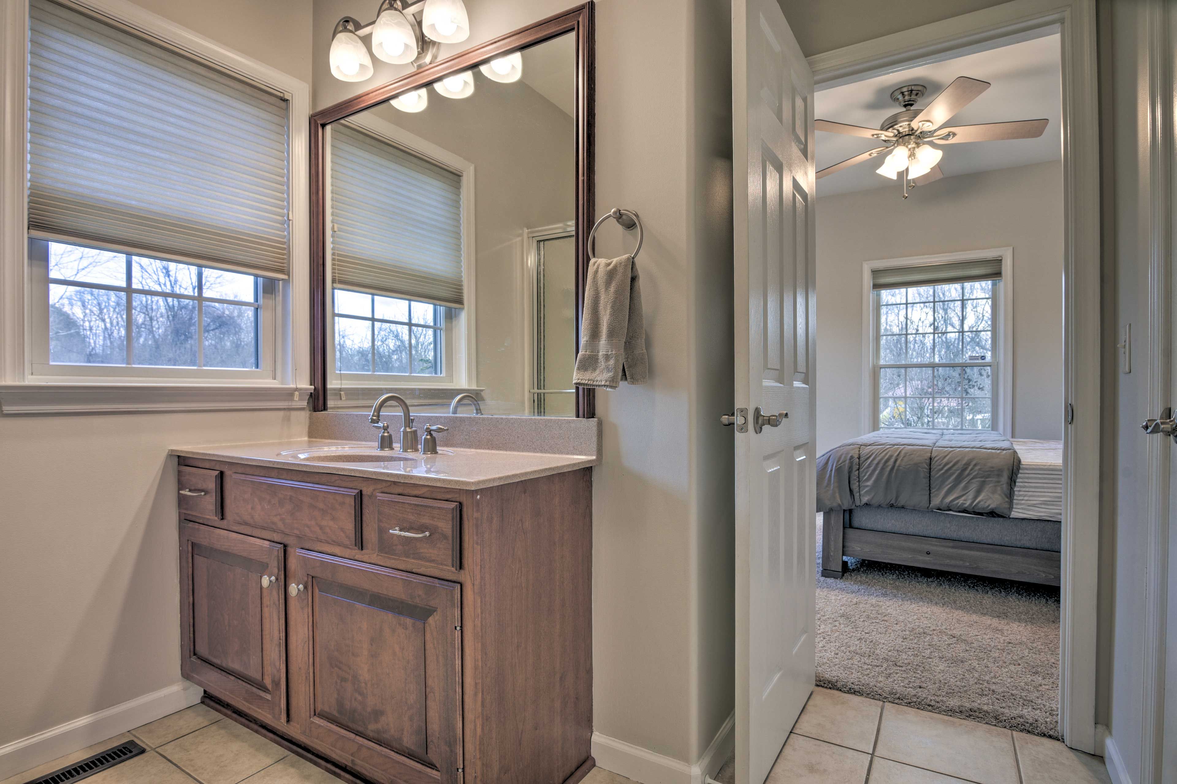 En-Suite Bathroom | 1st Floor