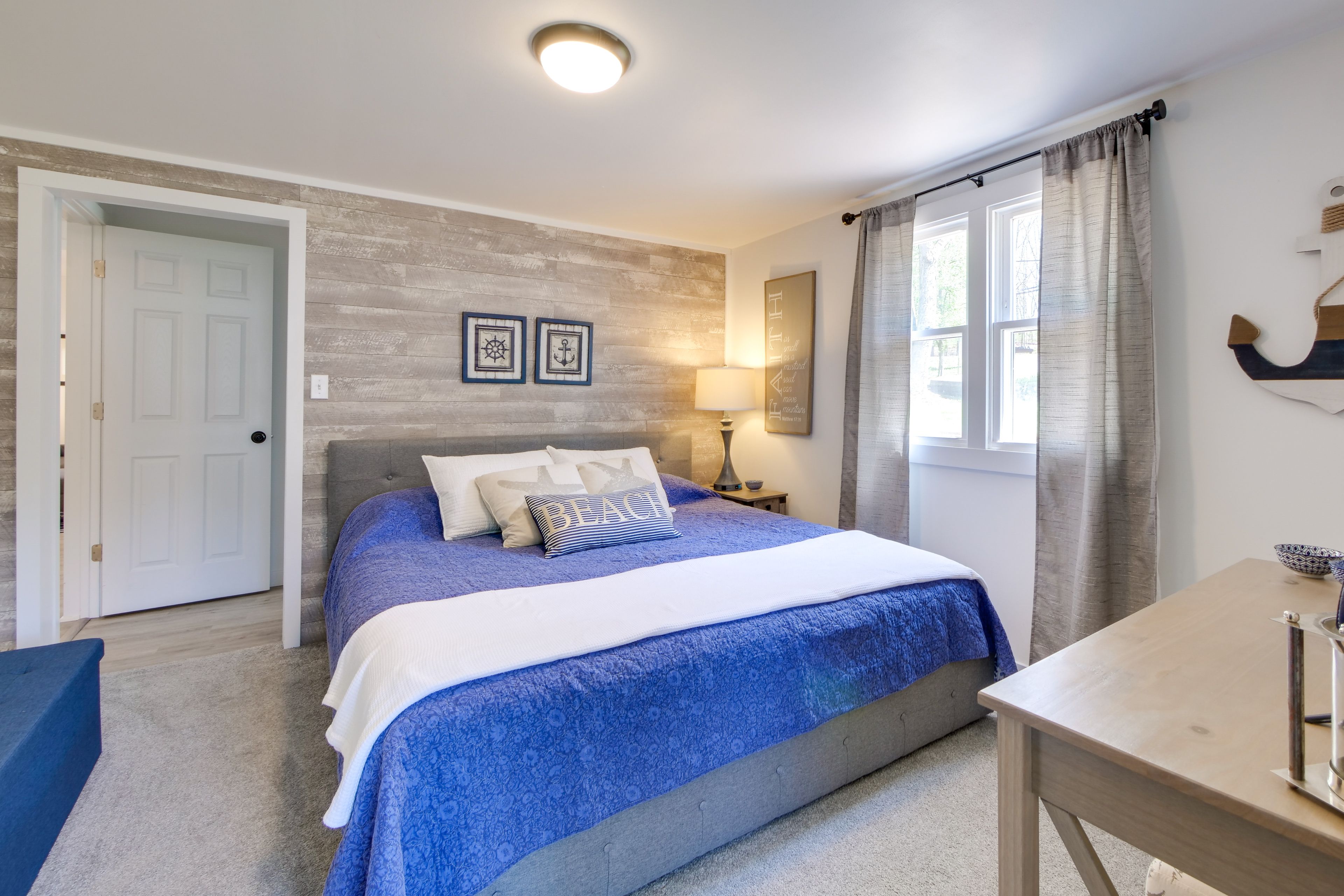 Bedroom 1 | King Bed