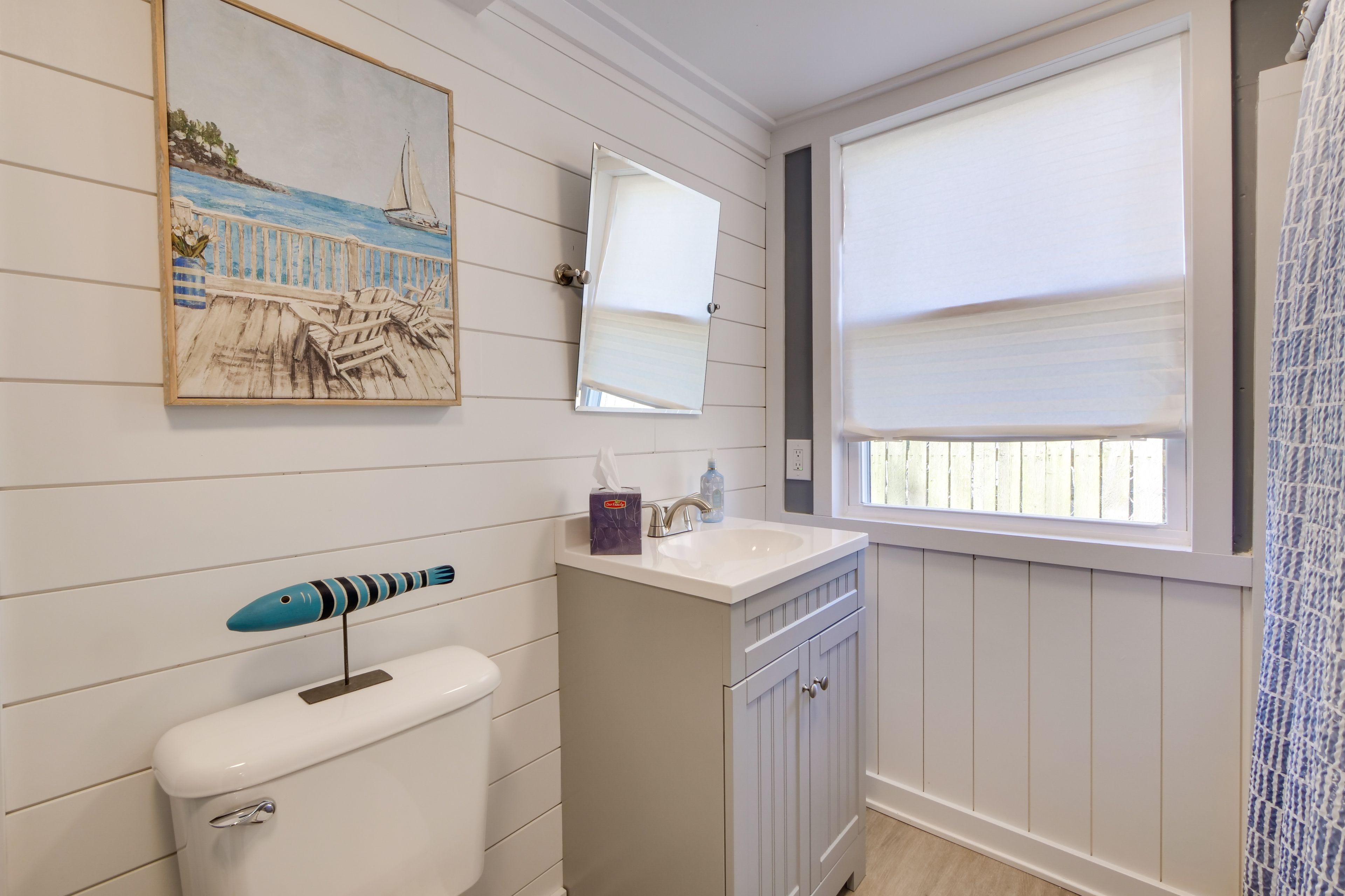 Full Bathroom | Complimentary Toiletries | Hair Dryer
