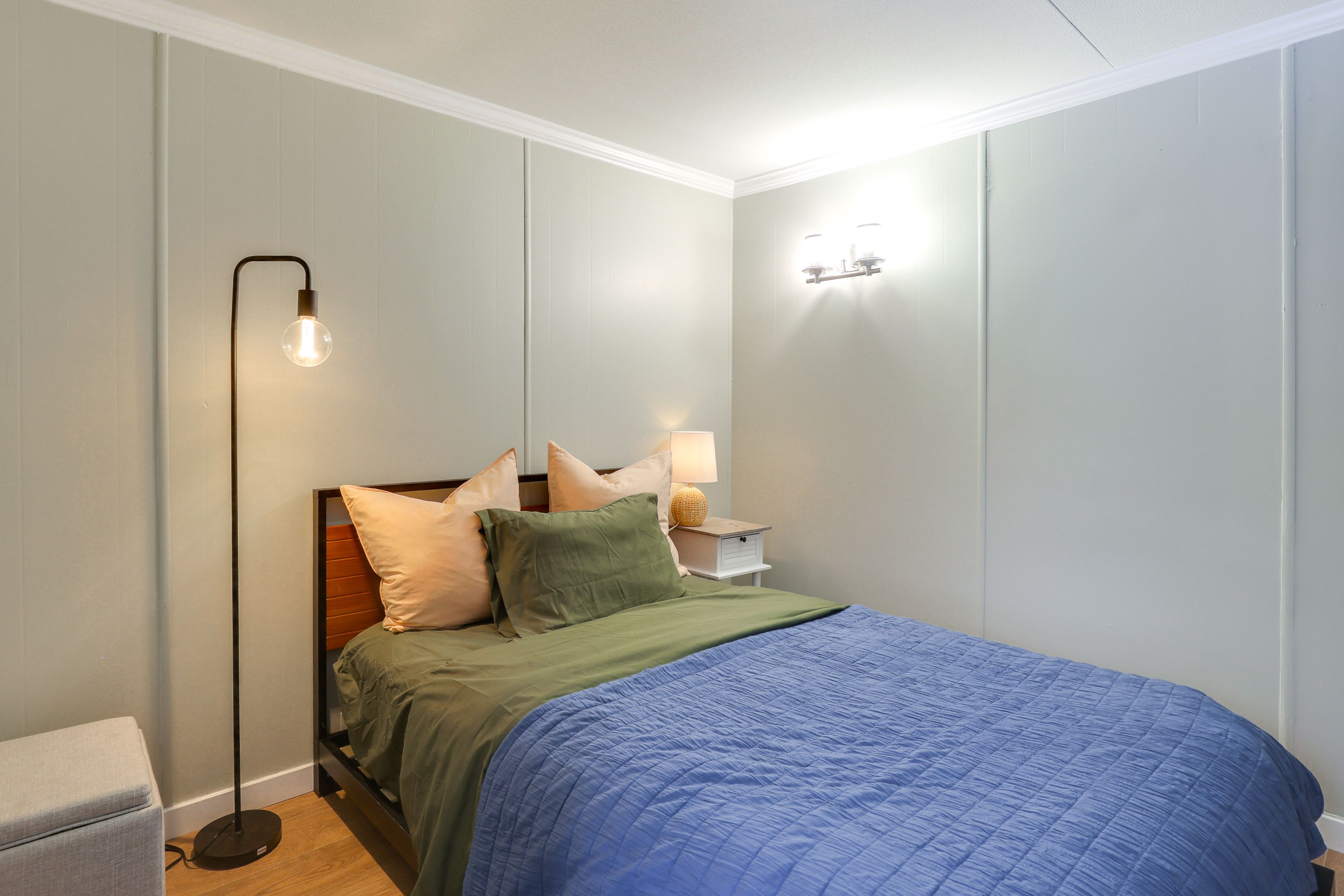 Bonus Room | Queen Bed