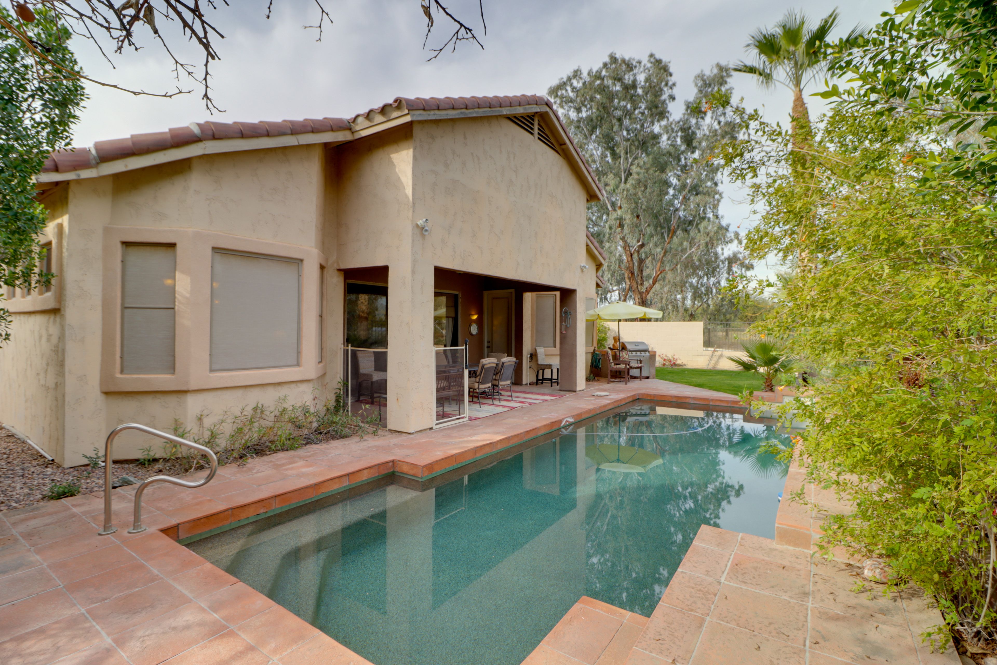 Pool (Heated w/ Fee)