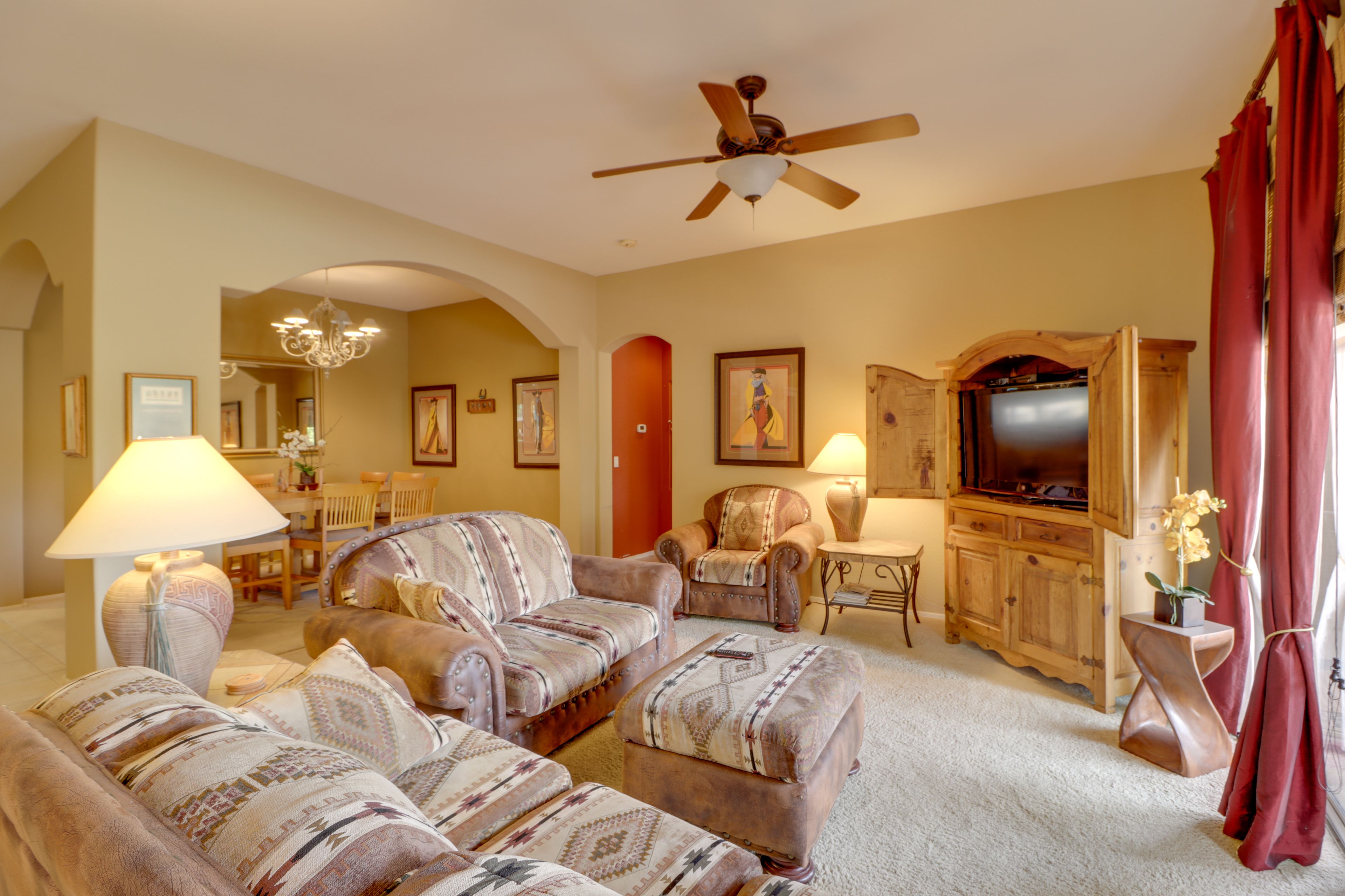 Living Room | Free WiFi | Central A/C