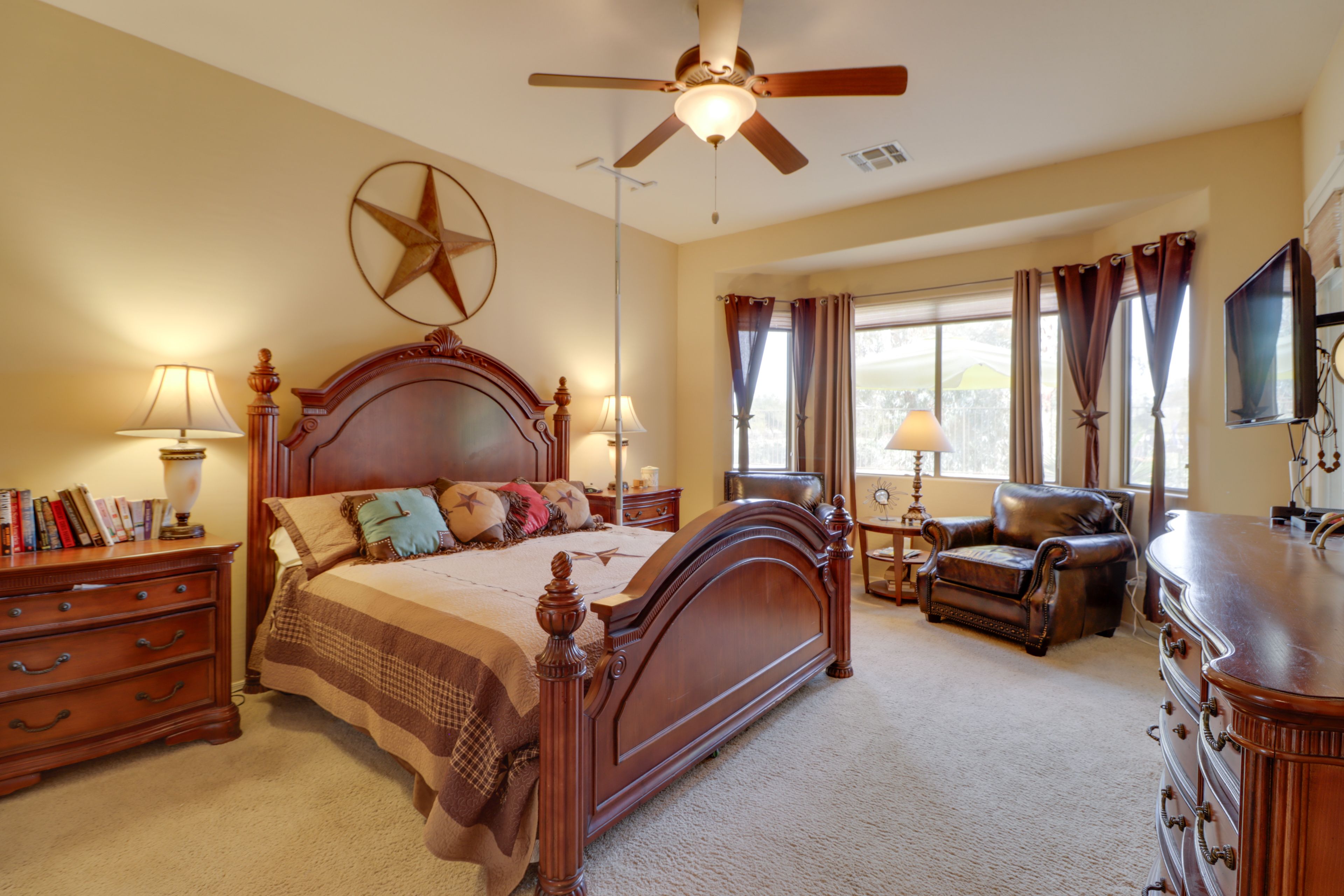 Bedroom 1 | King Bed