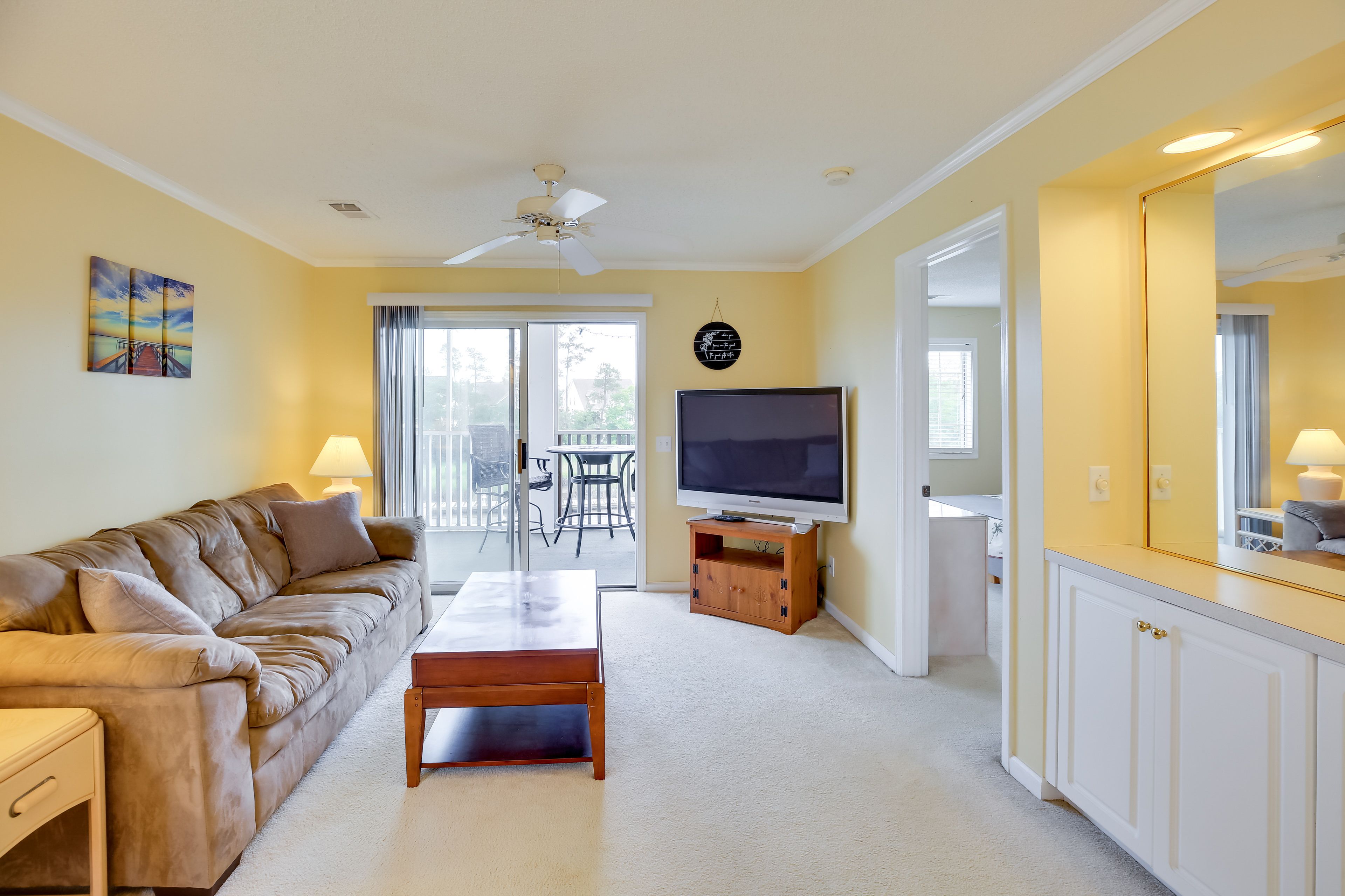 Living Room | Smart TV | Central A/C