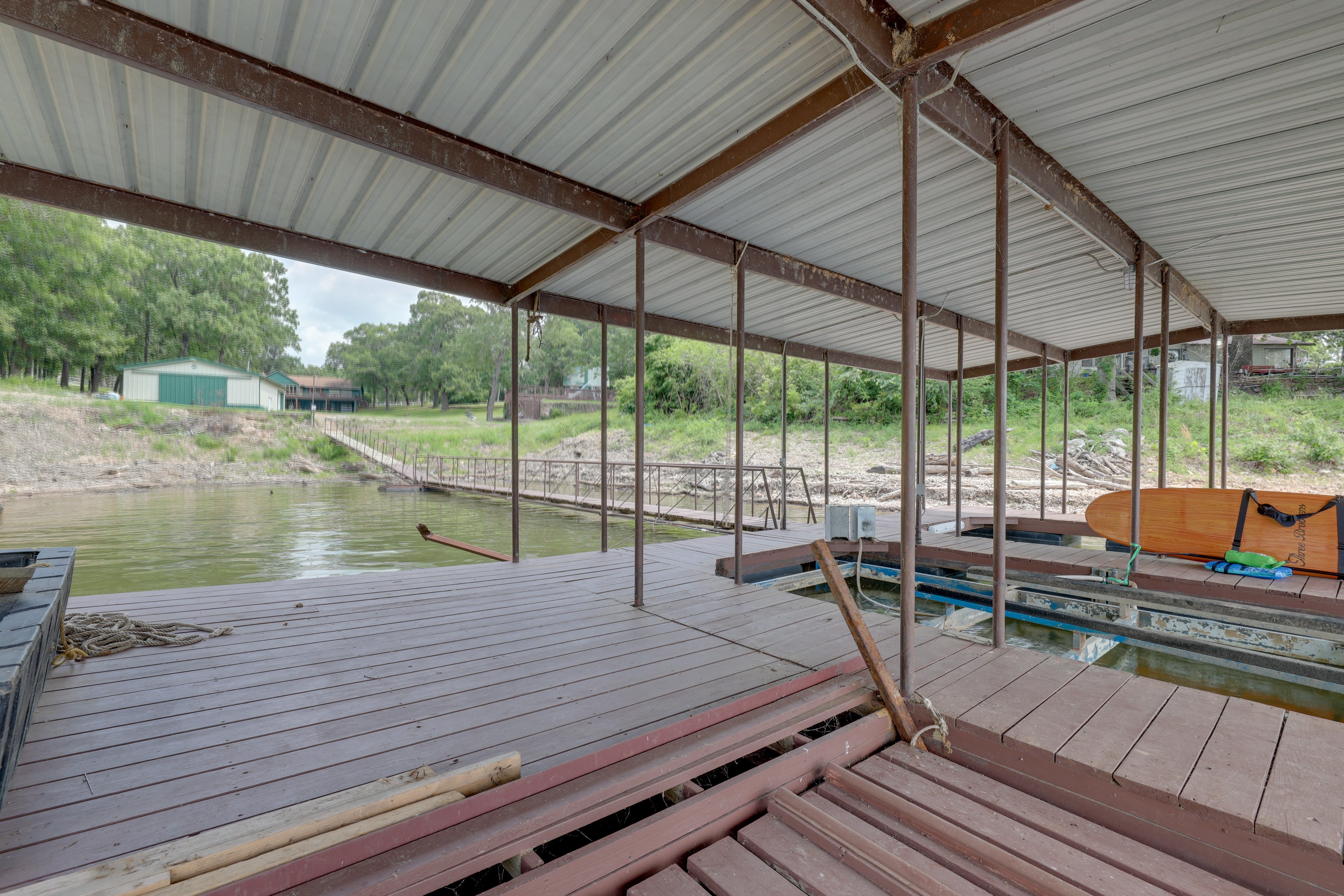 Shared Boat Dock | Boat & Jet Ski Lift