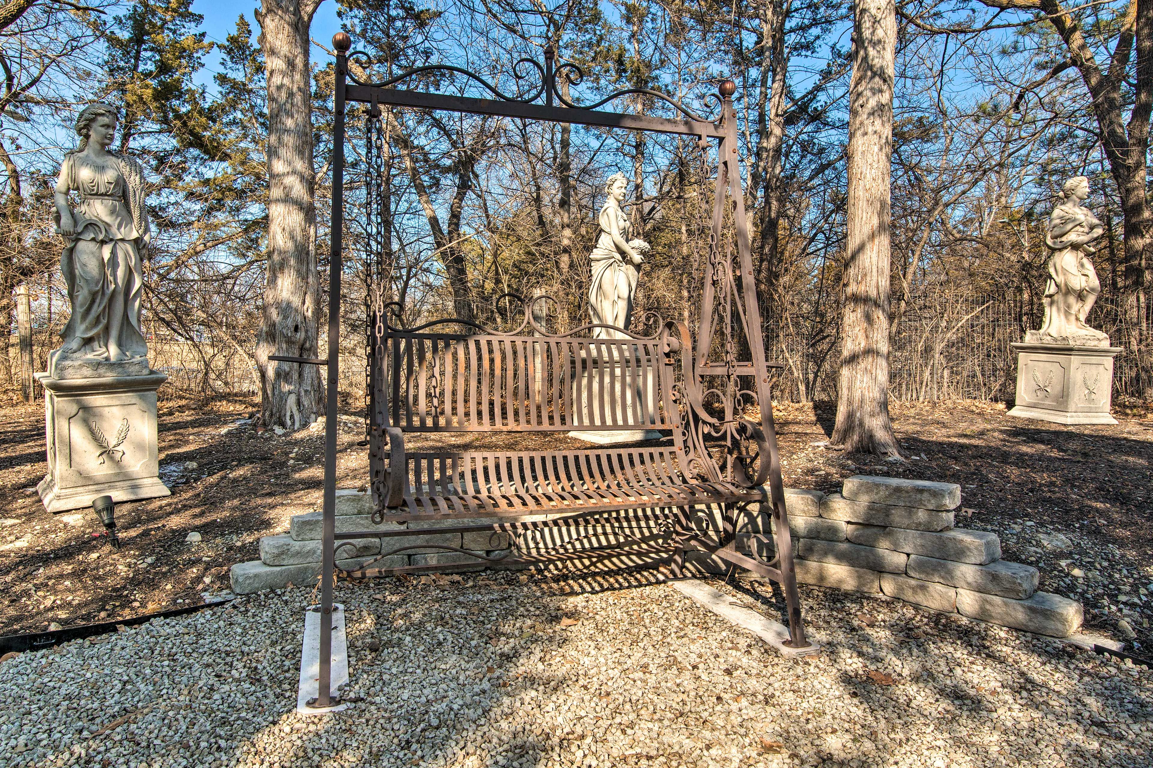 Castle Grounds | Ample Outdoor Seating | 1.5 Acres