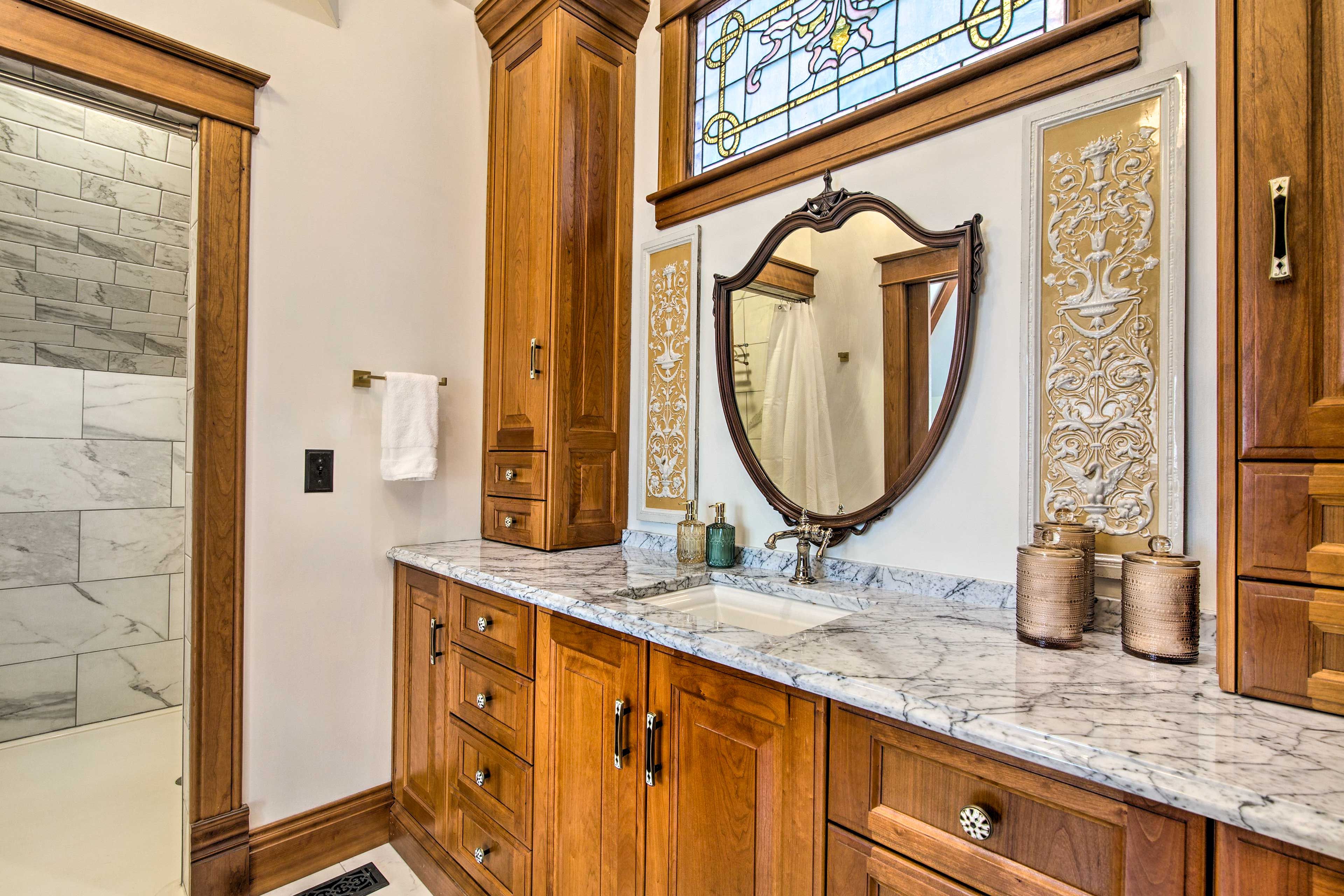 Bathroom | Complimentary Toiletries | Towels Provided