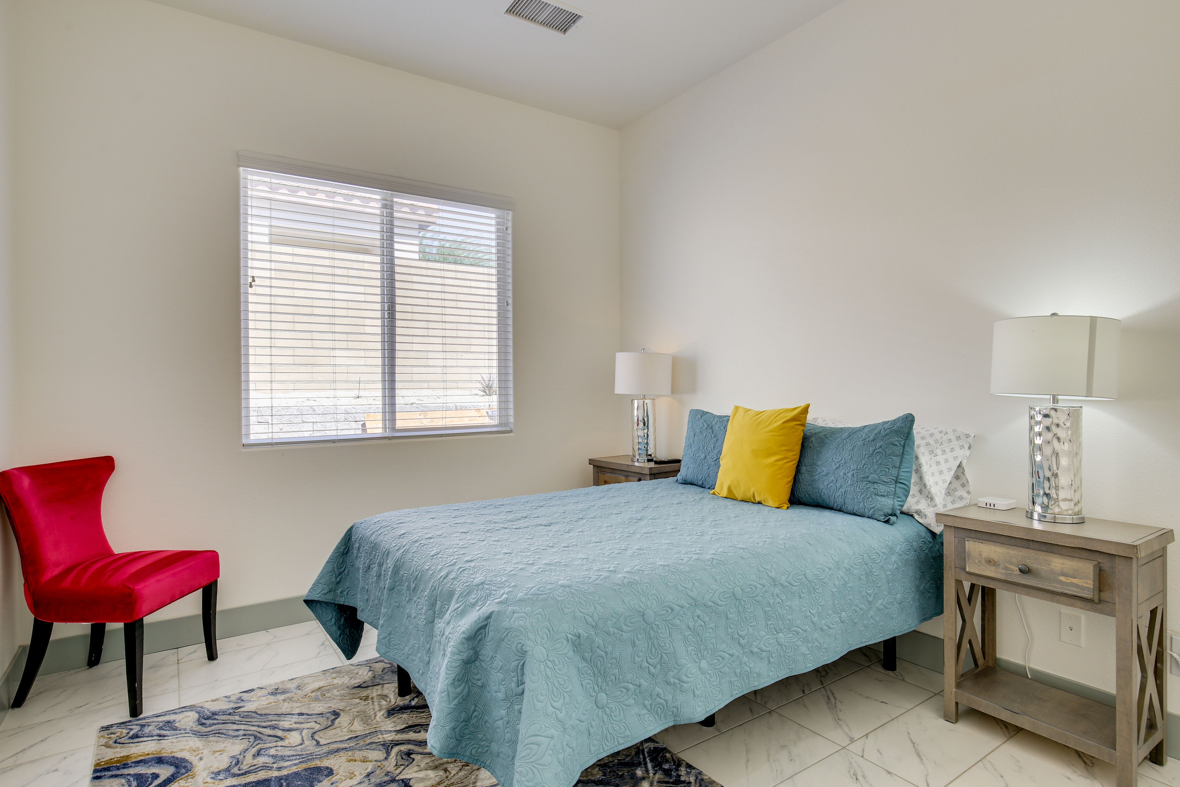 Bedroom 2 | Queen Bed