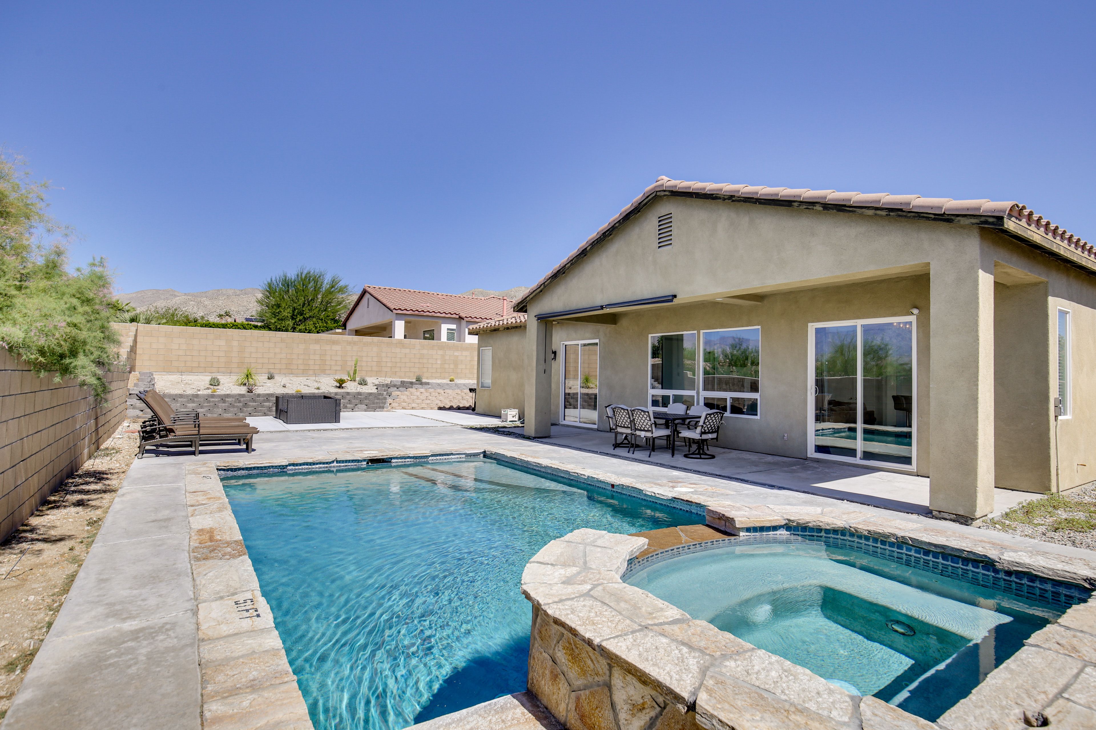 Pool & Spa
