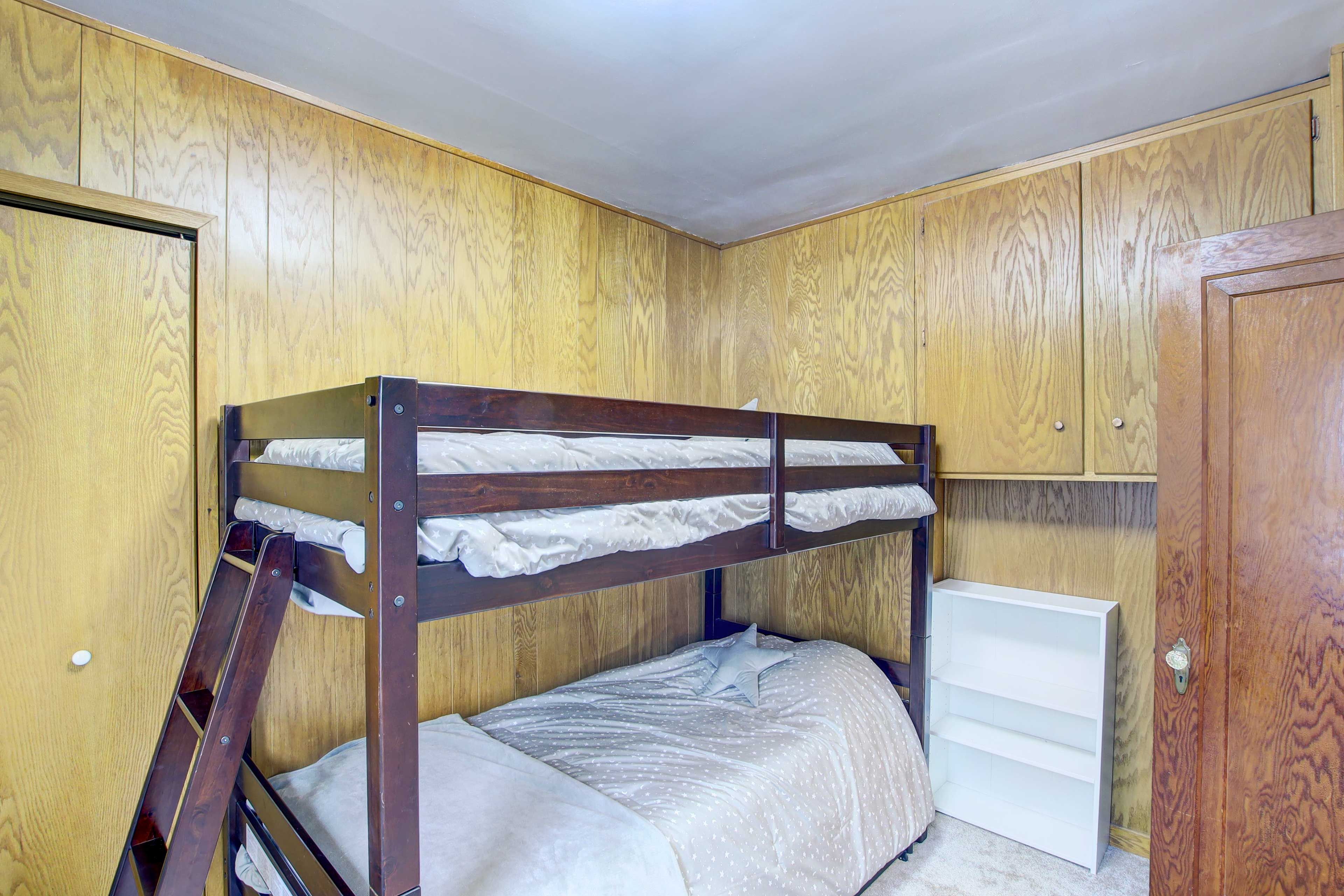 Bedroom 2 | 1st Floor | Twin Bunk Bed w/ Twin Trundle