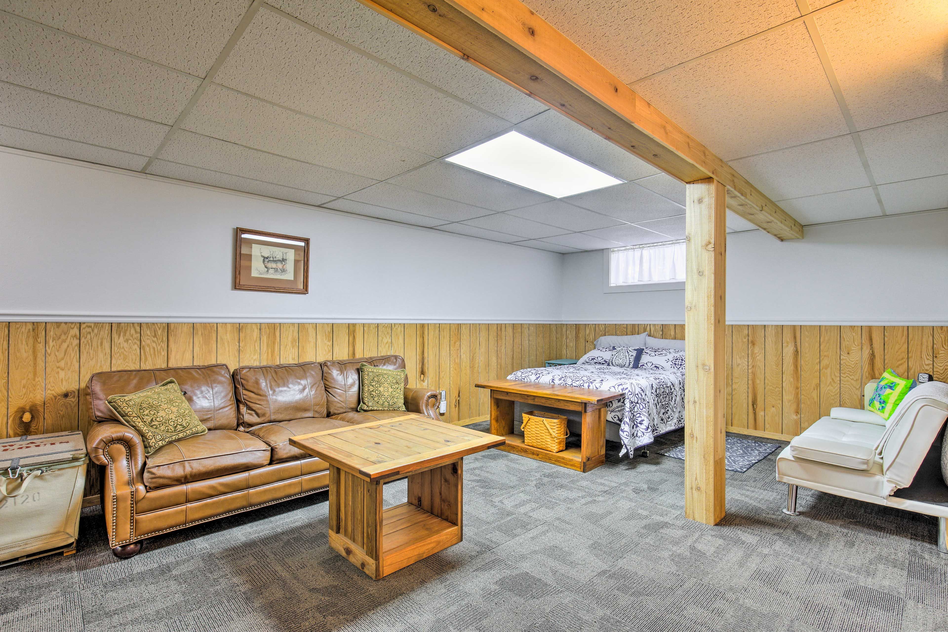 Lower Living Space | Full Bed