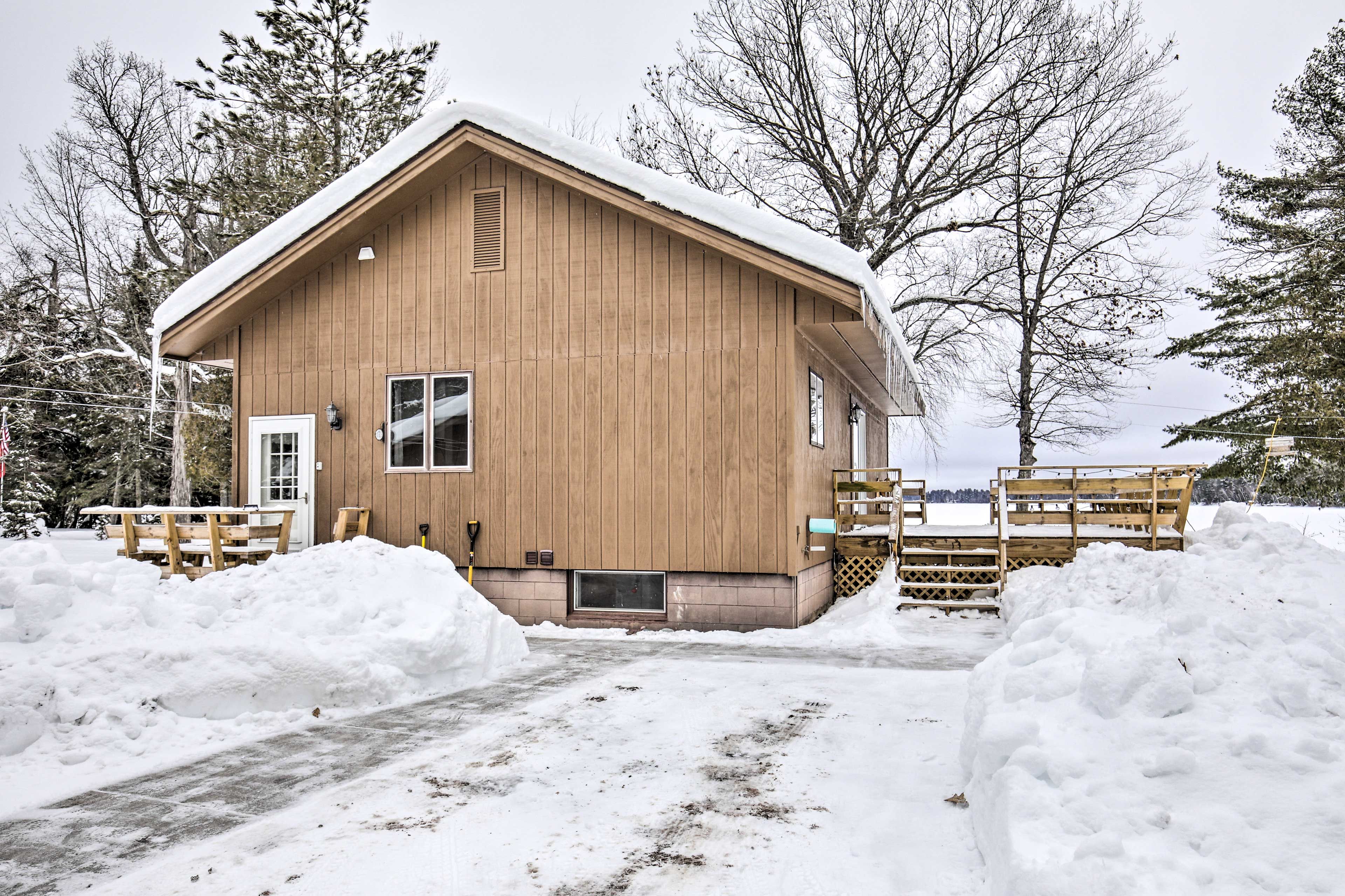 Exterior | Driveway (2 Vehicles) | Trailer Parking Allowed