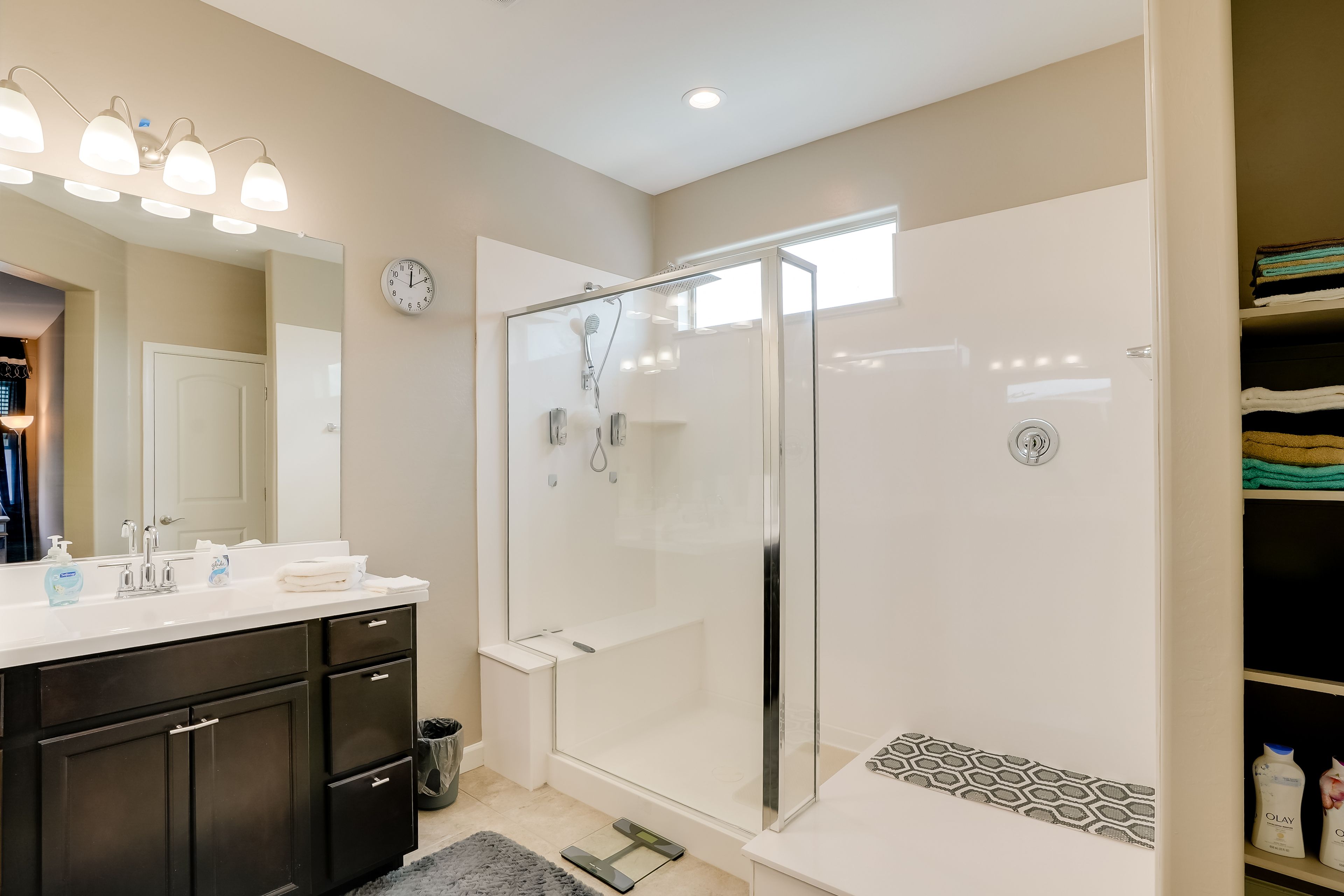 Full En-Suite Bathroom