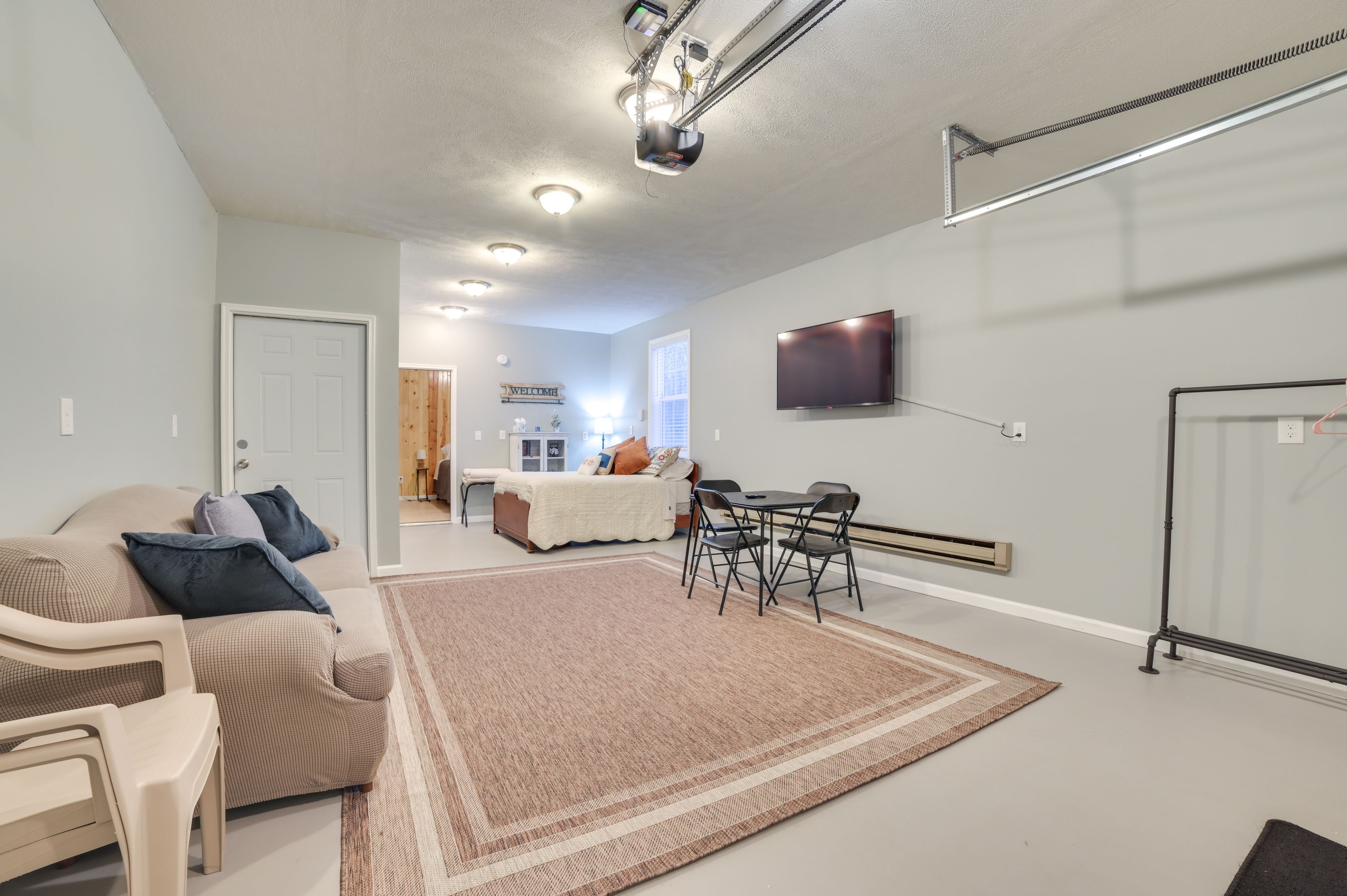 Game Room | Full Bed | Smart TV | Board Games | 1st Floor