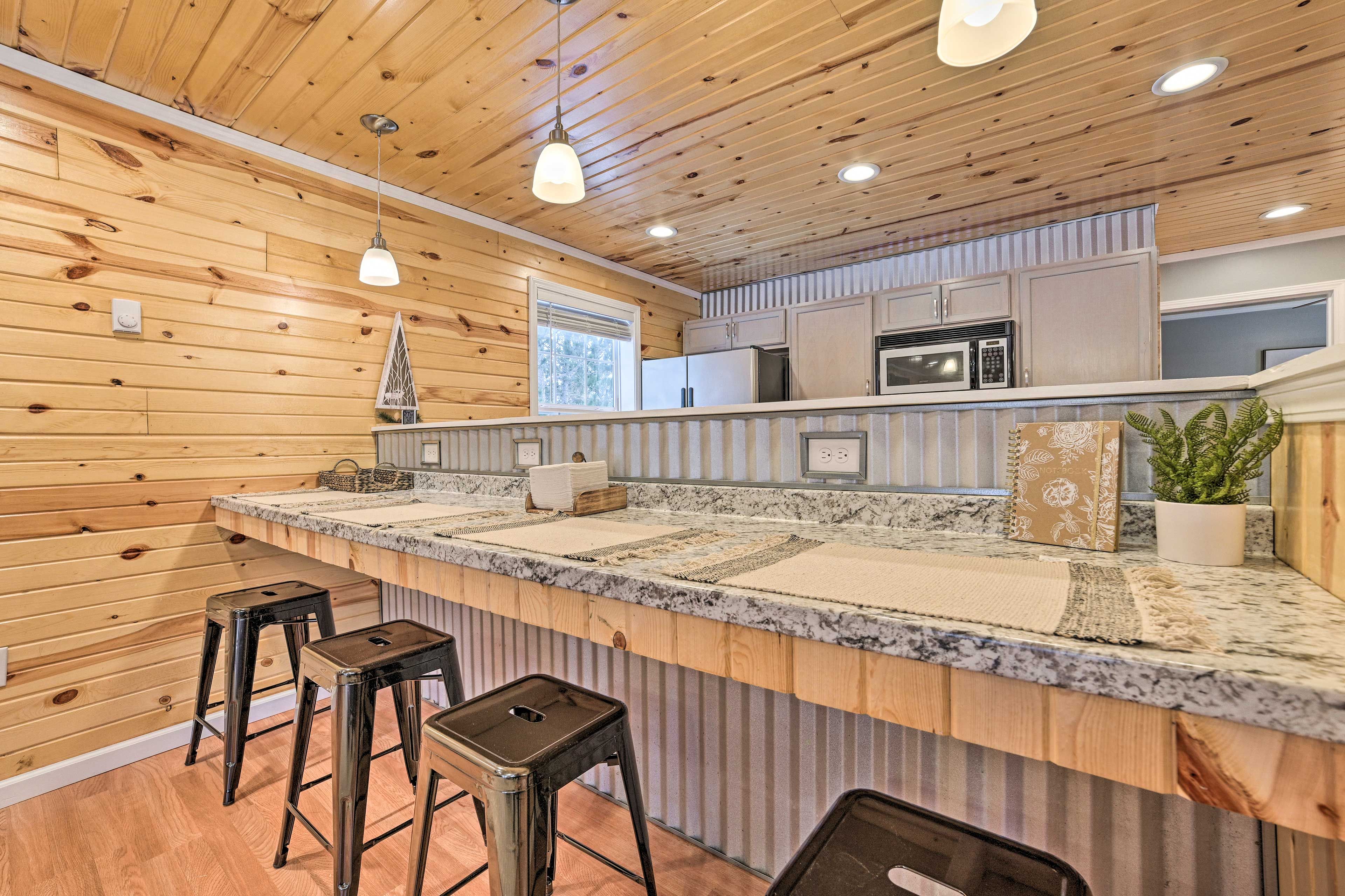 Breakfast Bar | Dishware/Flatware