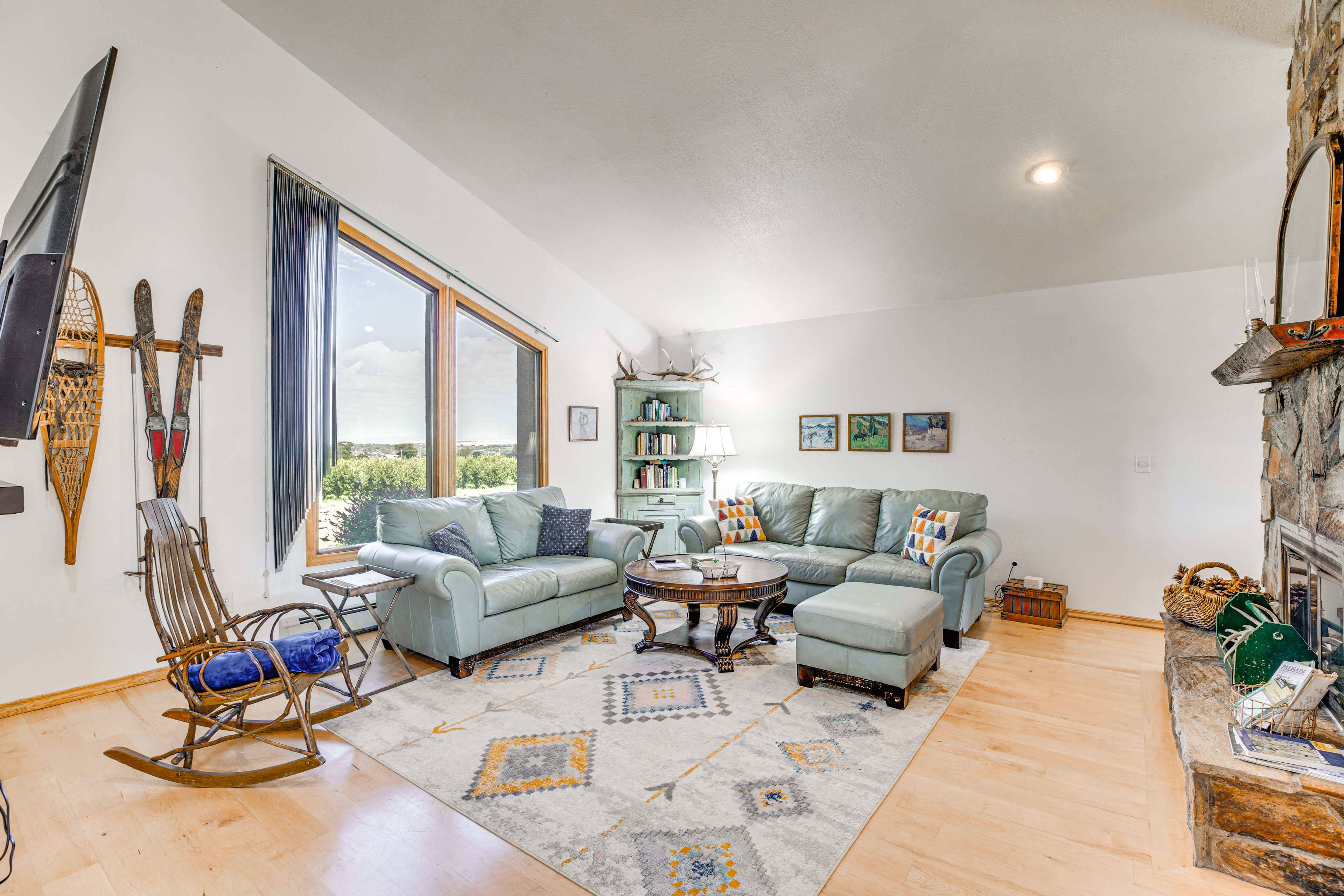 Living Room | Main Floor | Central Heating | Evaporative Cooling | Smart TV