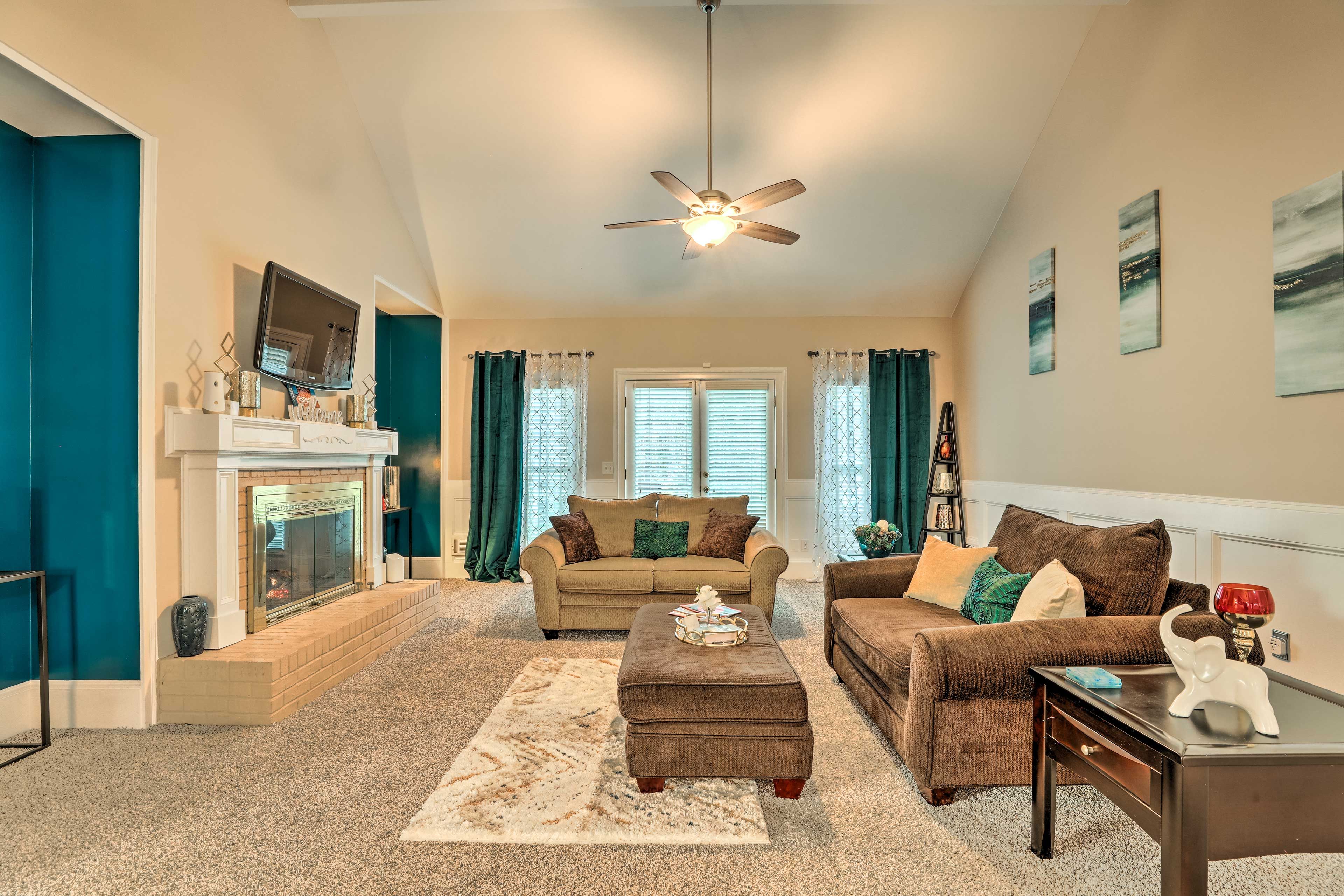 Living Room | Smart TV | WiFi | Central A/C