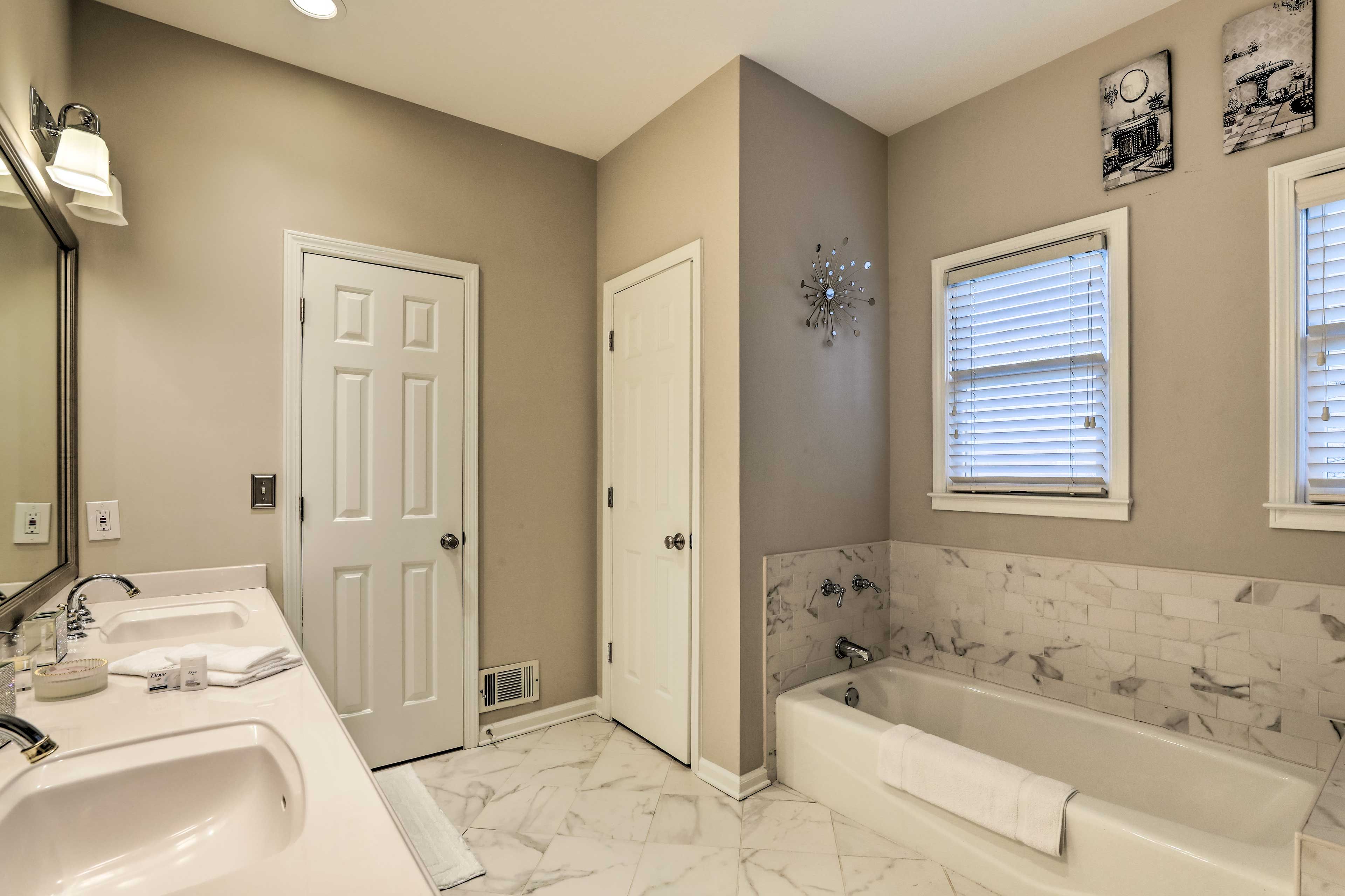 En-Suite Bathroom | Heated Floors | Towels Provided | Complimentary Toiletries