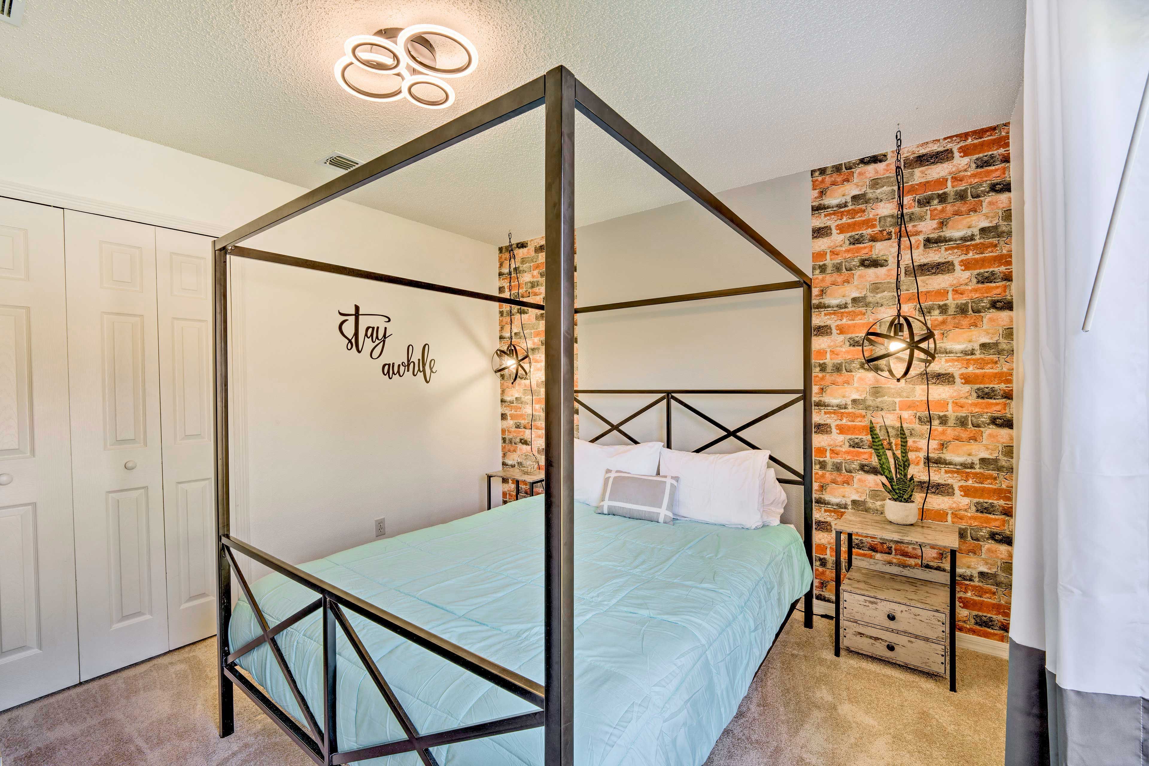 Bedroom 3 | Queen Bed