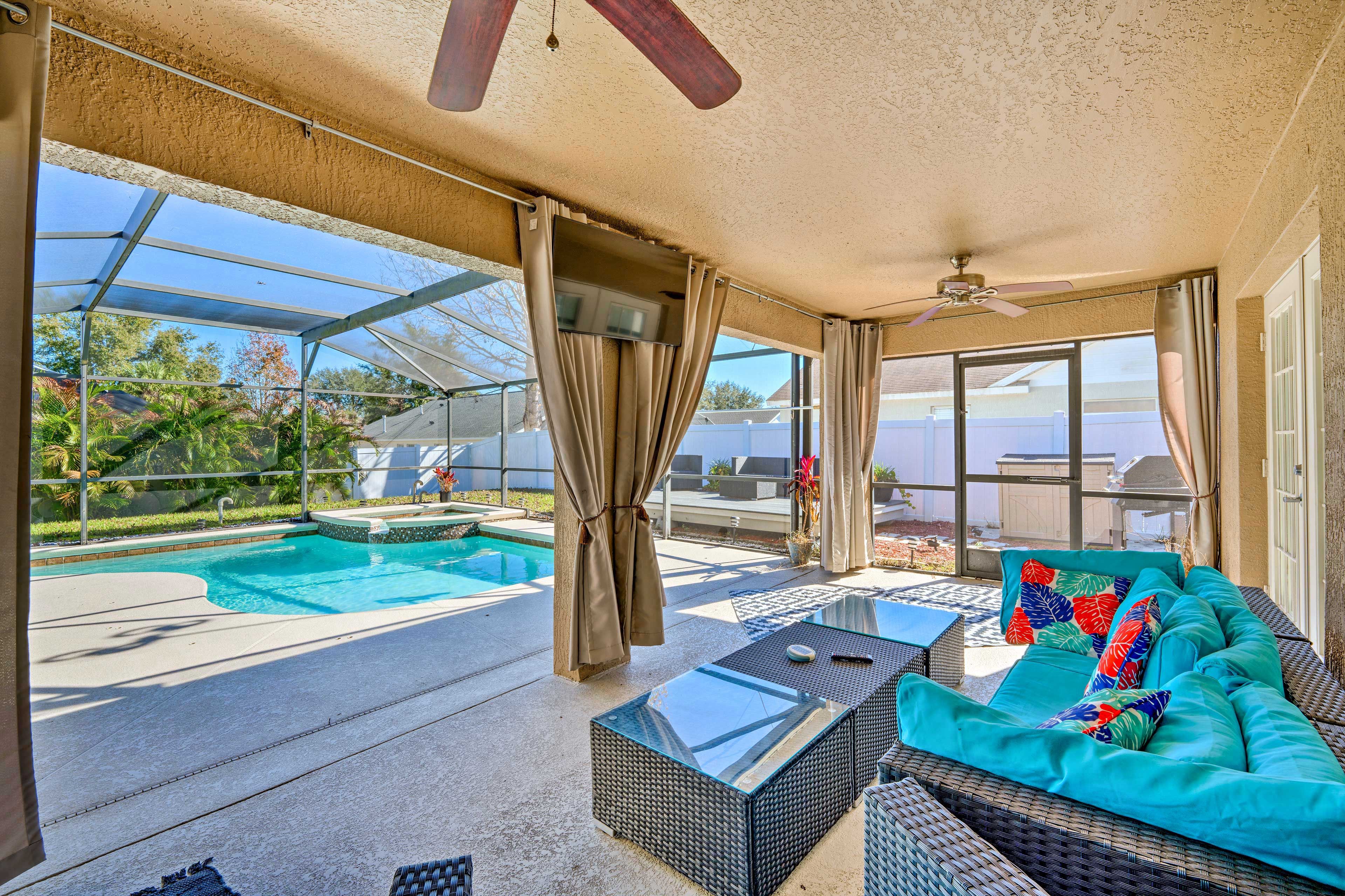 Patio | Outdoor Seating & TV
