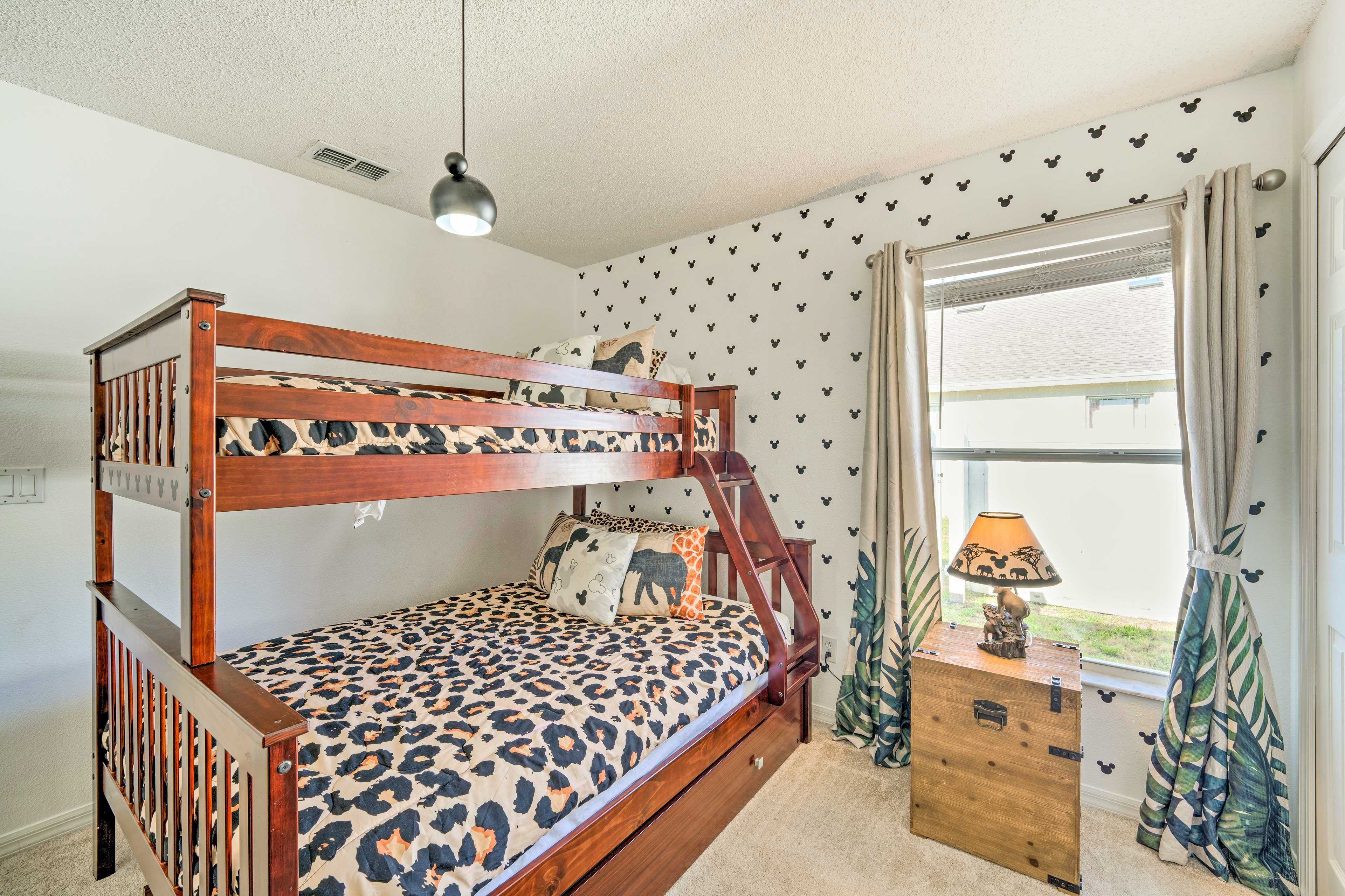 Bedroom 4 | Twin/Full Bunk Bed w/ Twin Trundle