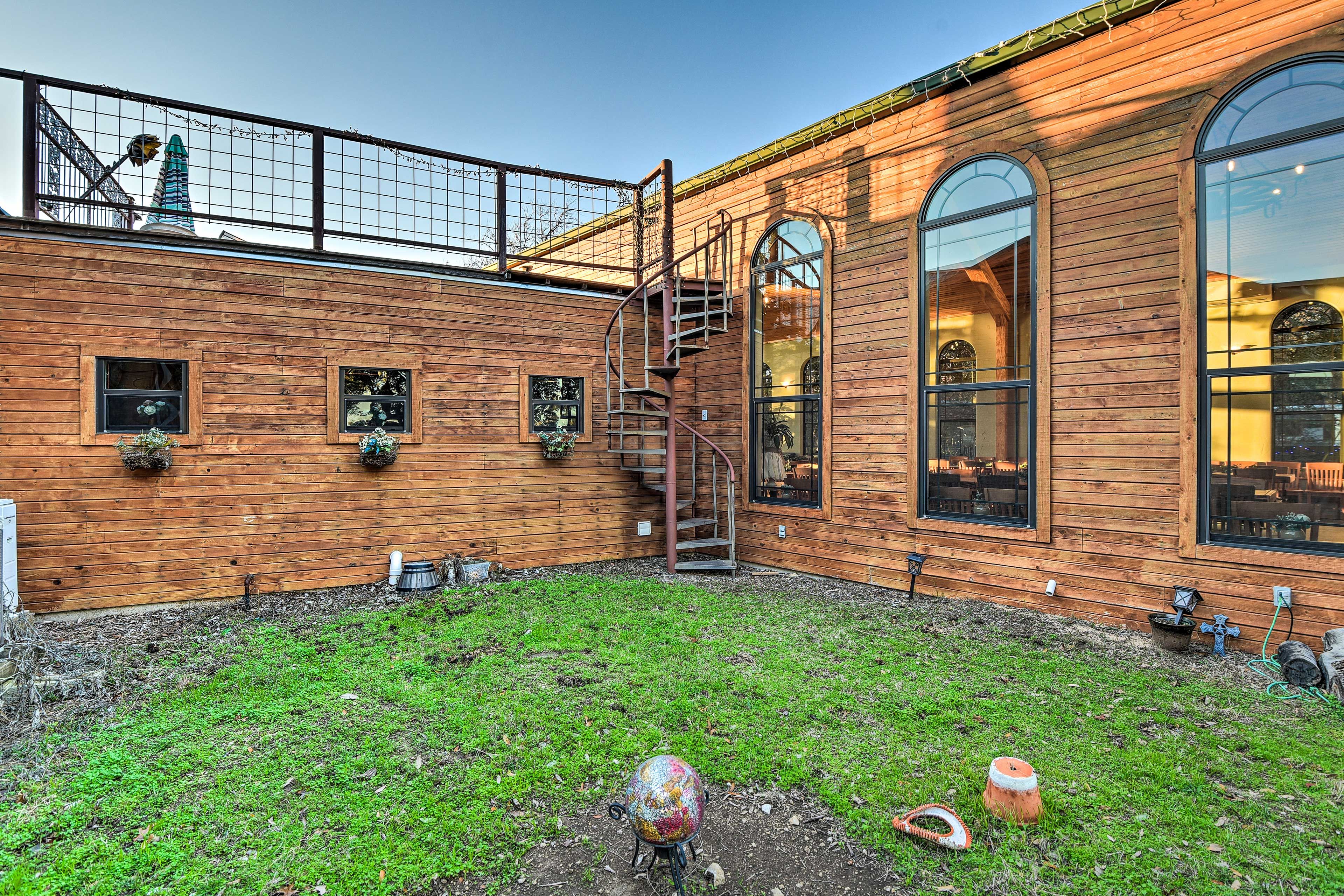 Rooftop Stargazing Deck Access