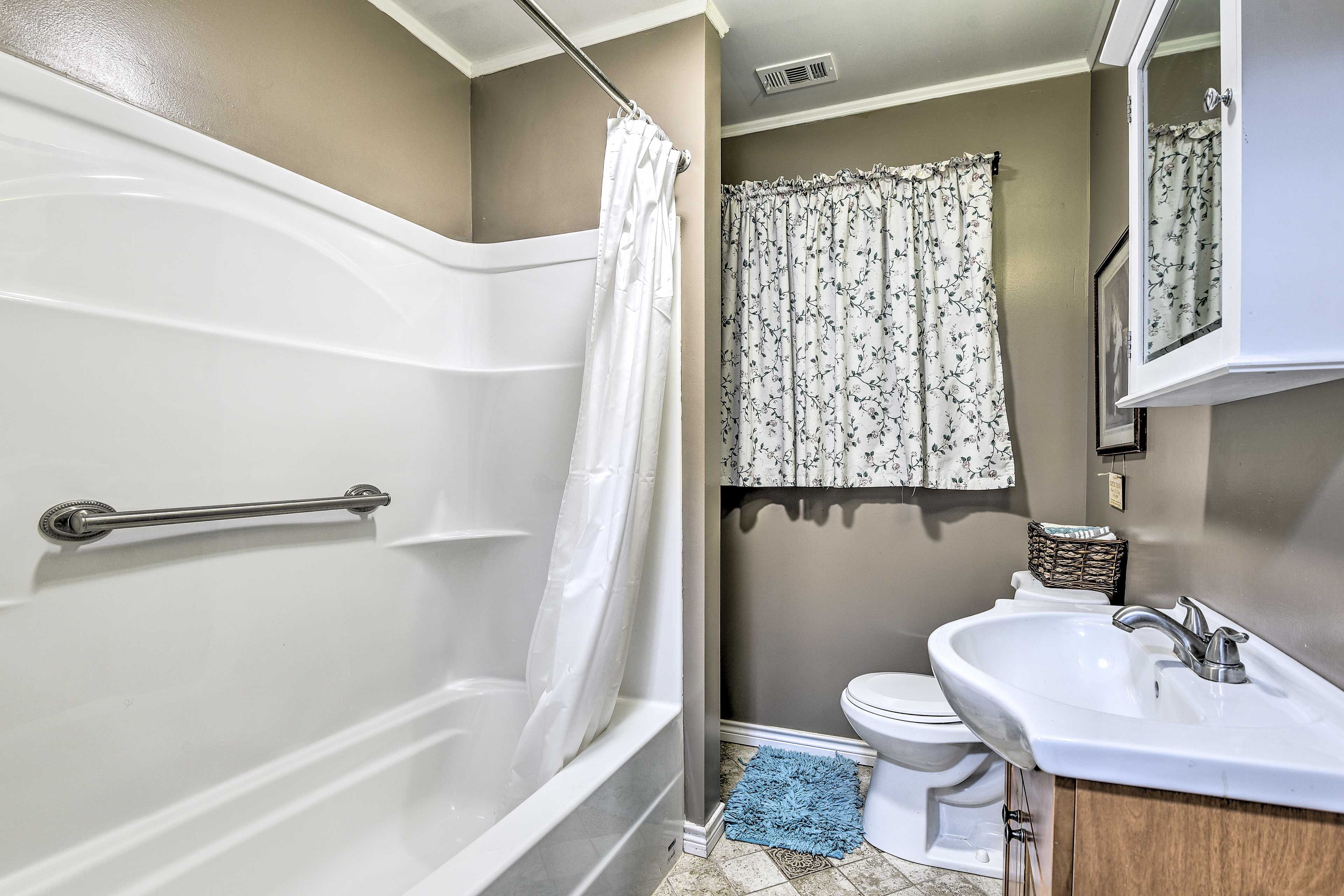 Full Bathroom