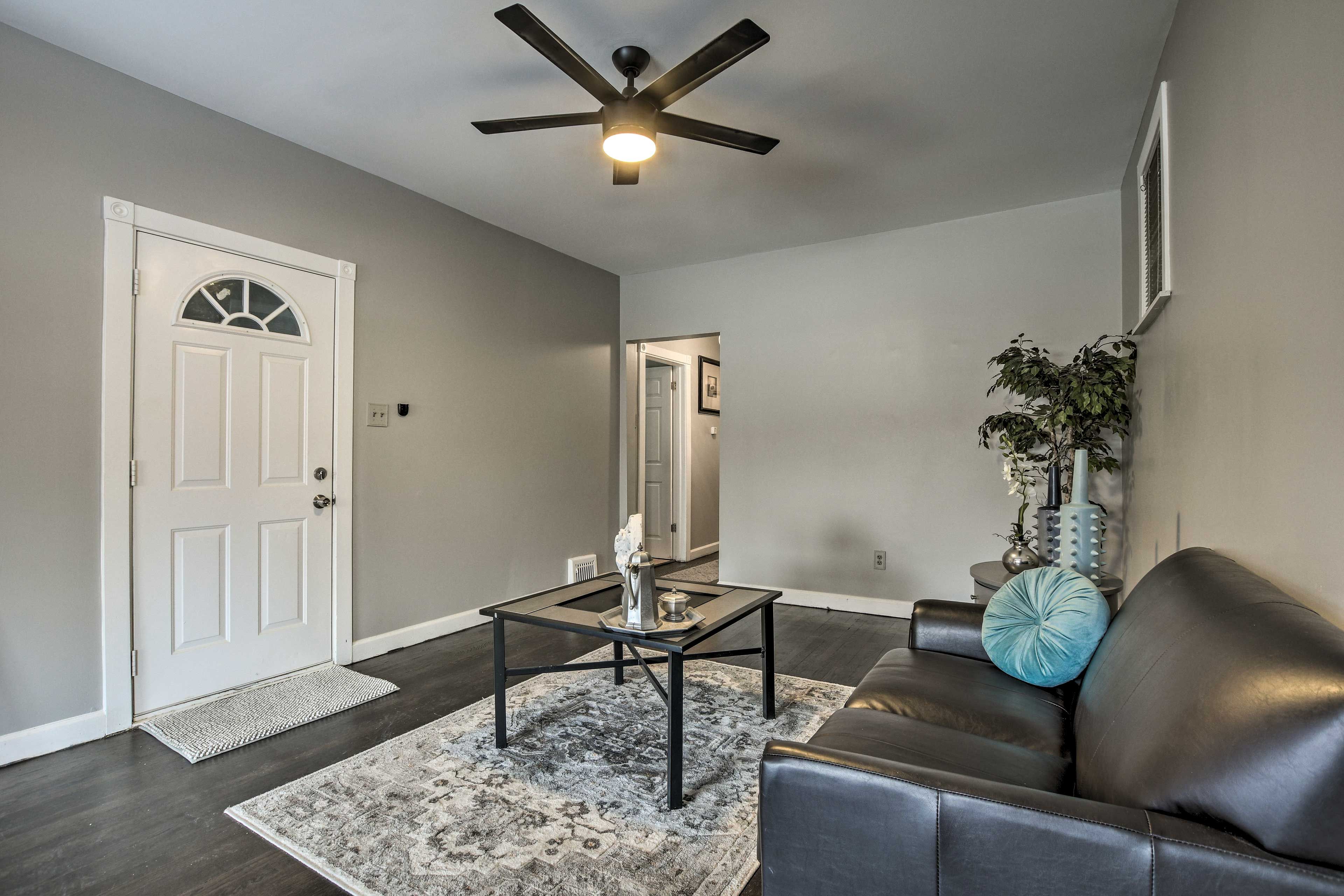 Living Room | Queen Sleeper Sofa