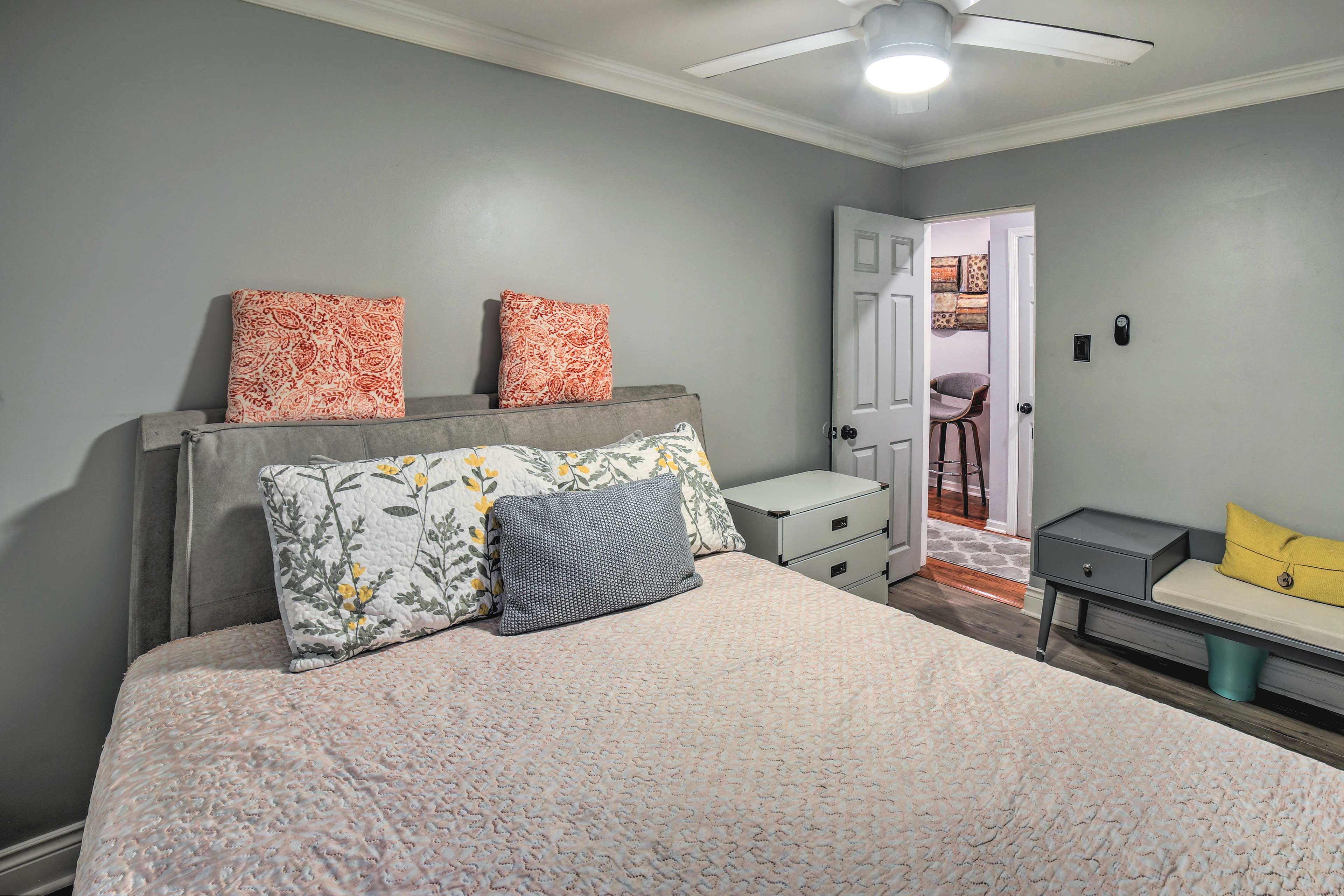 Bedroom 2 | Queen Bed