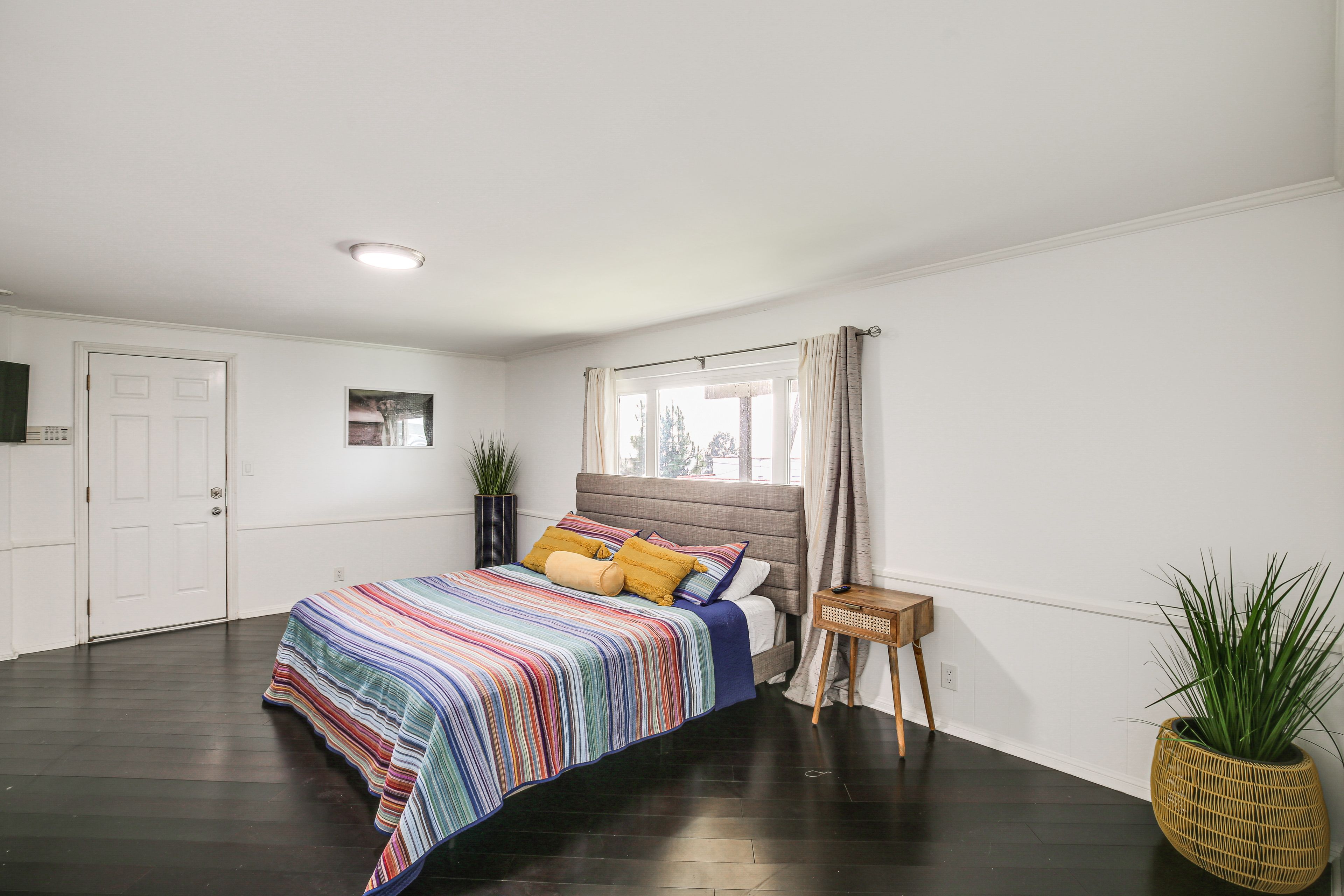 Bedroom 1 | Lower Level | King Bed | Smart TV | Linens Provided