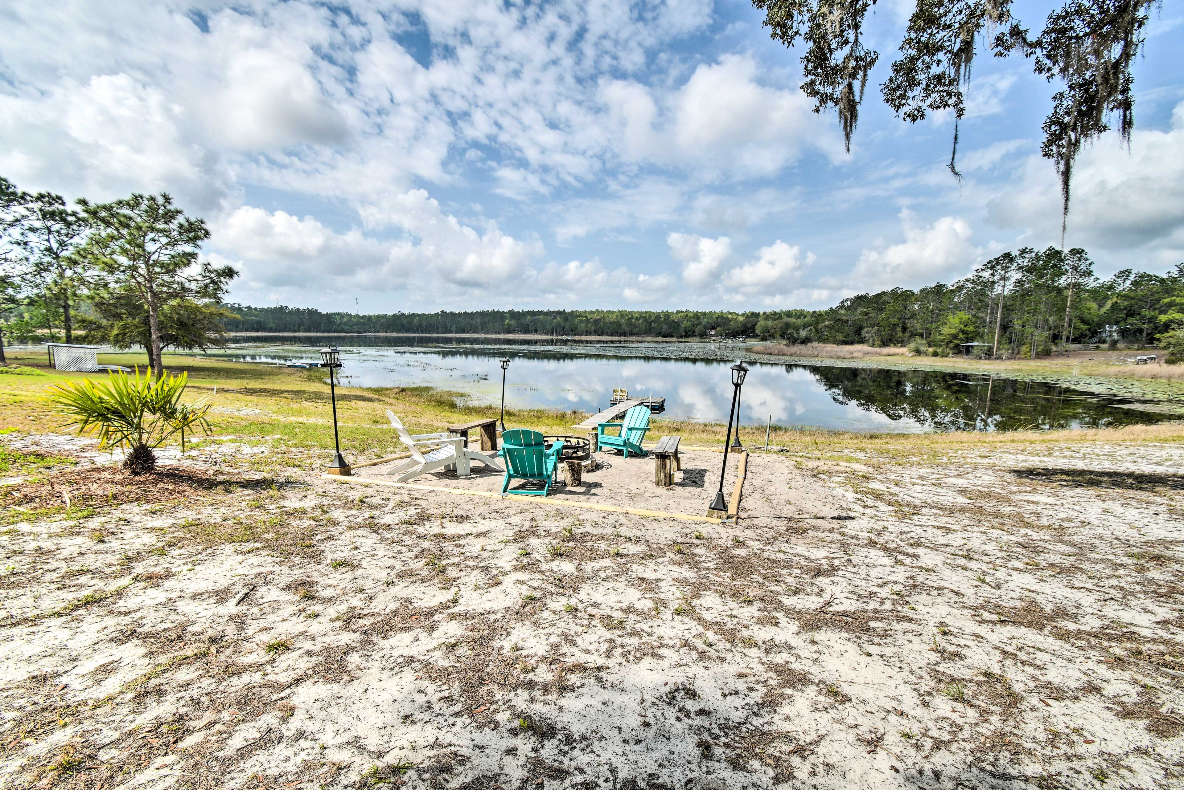 Private Yard | Fire Pit | Lake Access