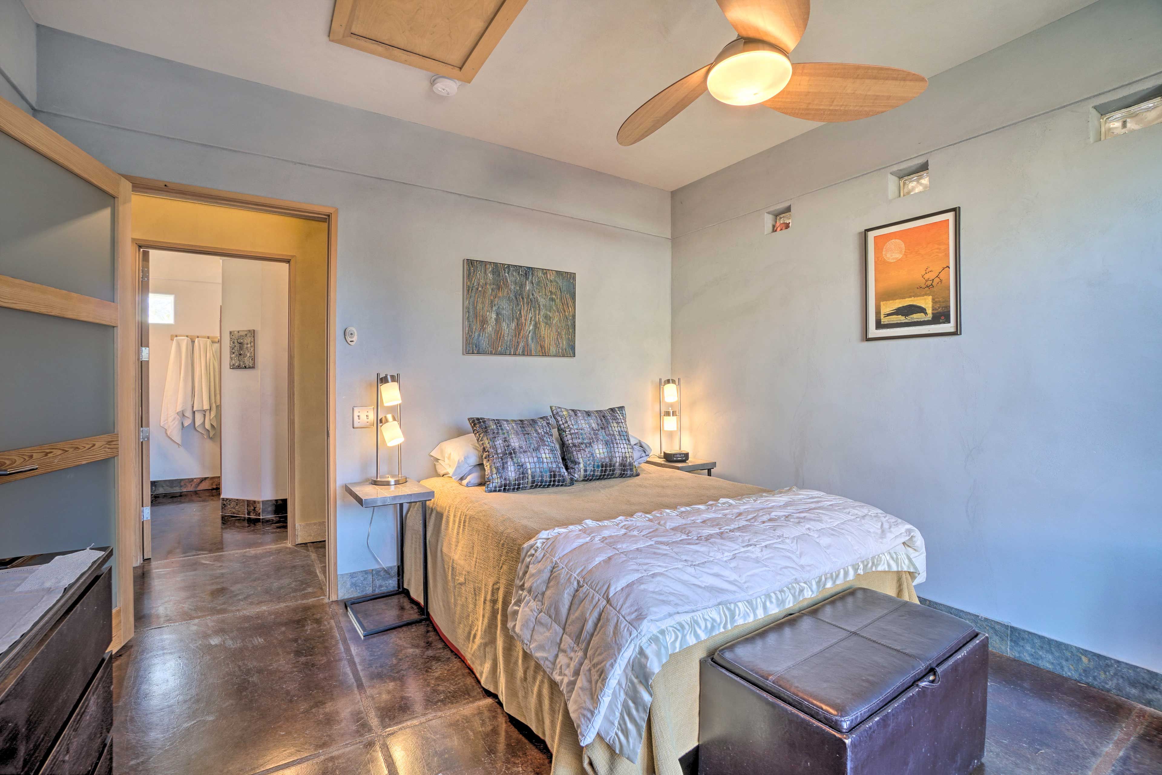 Bedroom 2 | Queen Bed