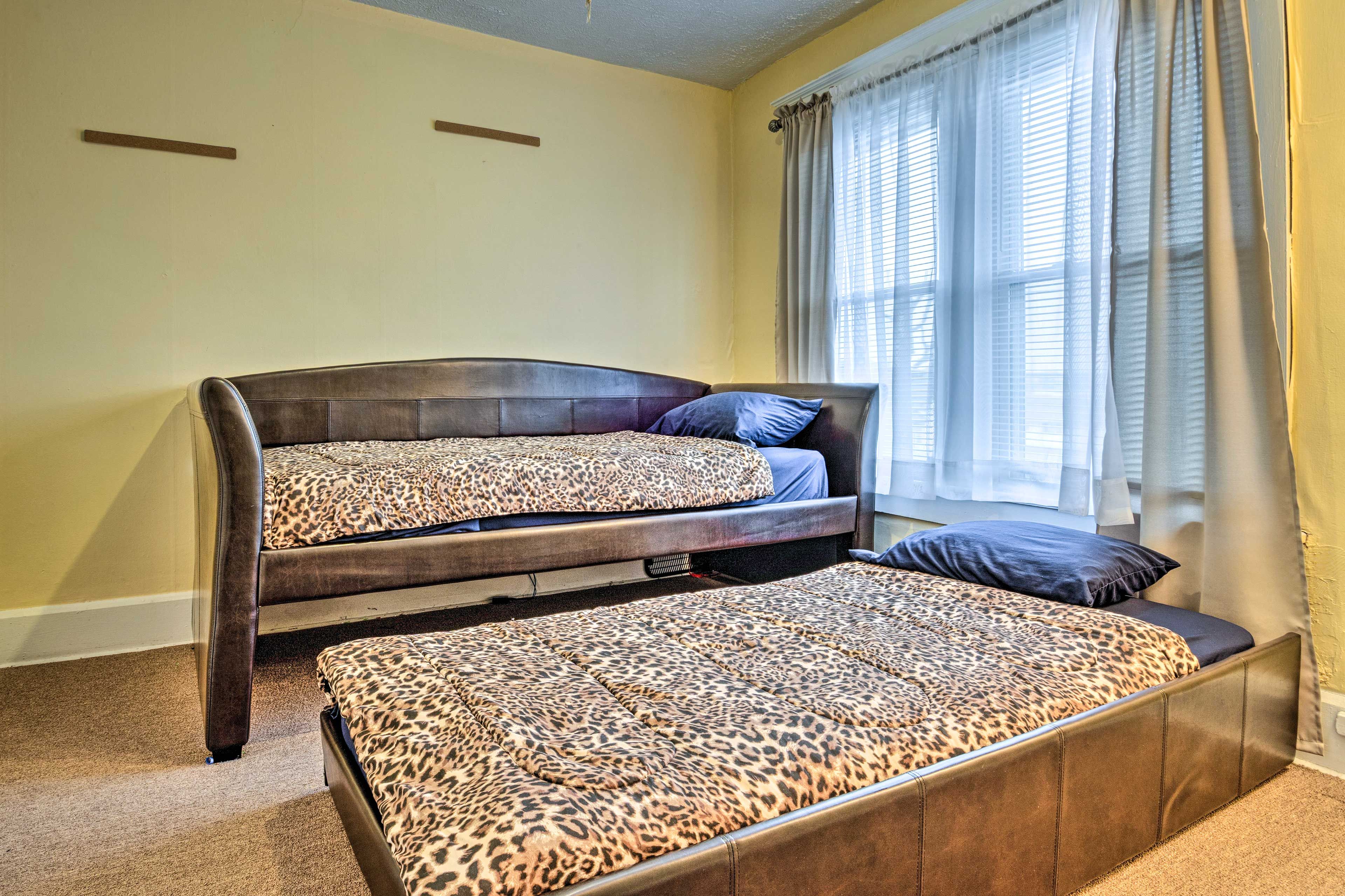 Bedroom 3 | Twin Daybed w/ Twin Trundle | 2nd Floor