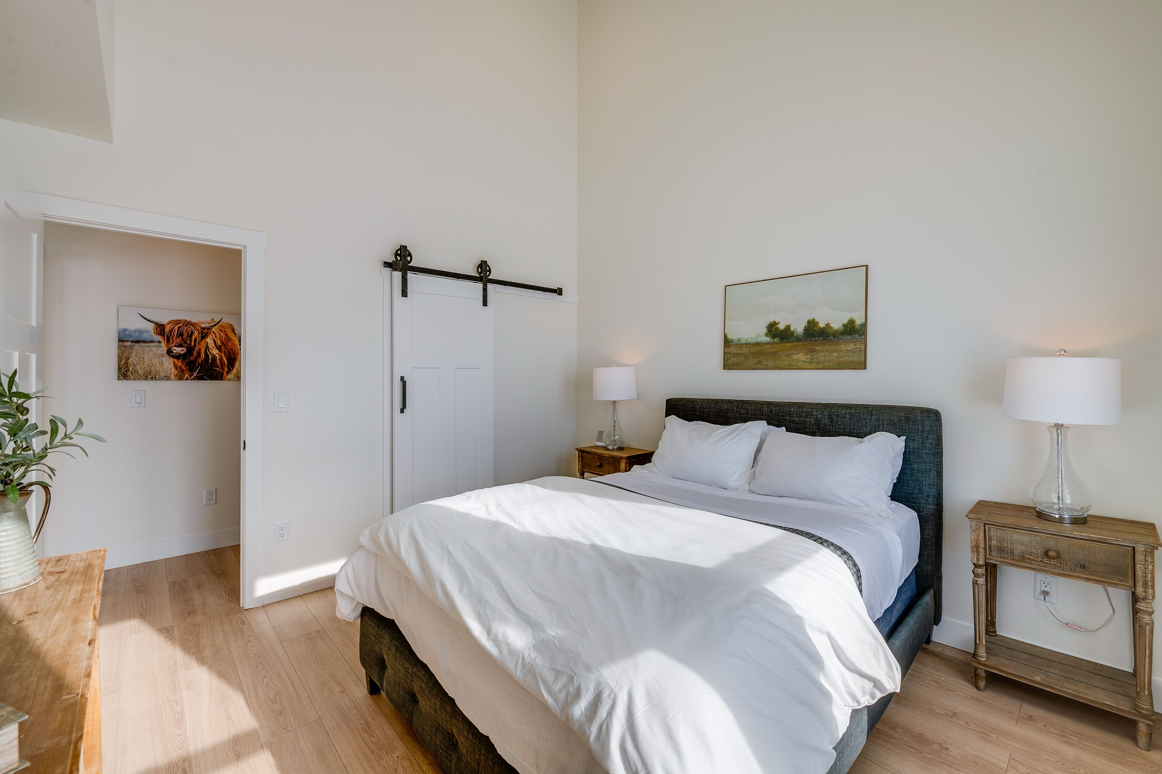 Bedroom 1 | Queen Bed | Linens Provided