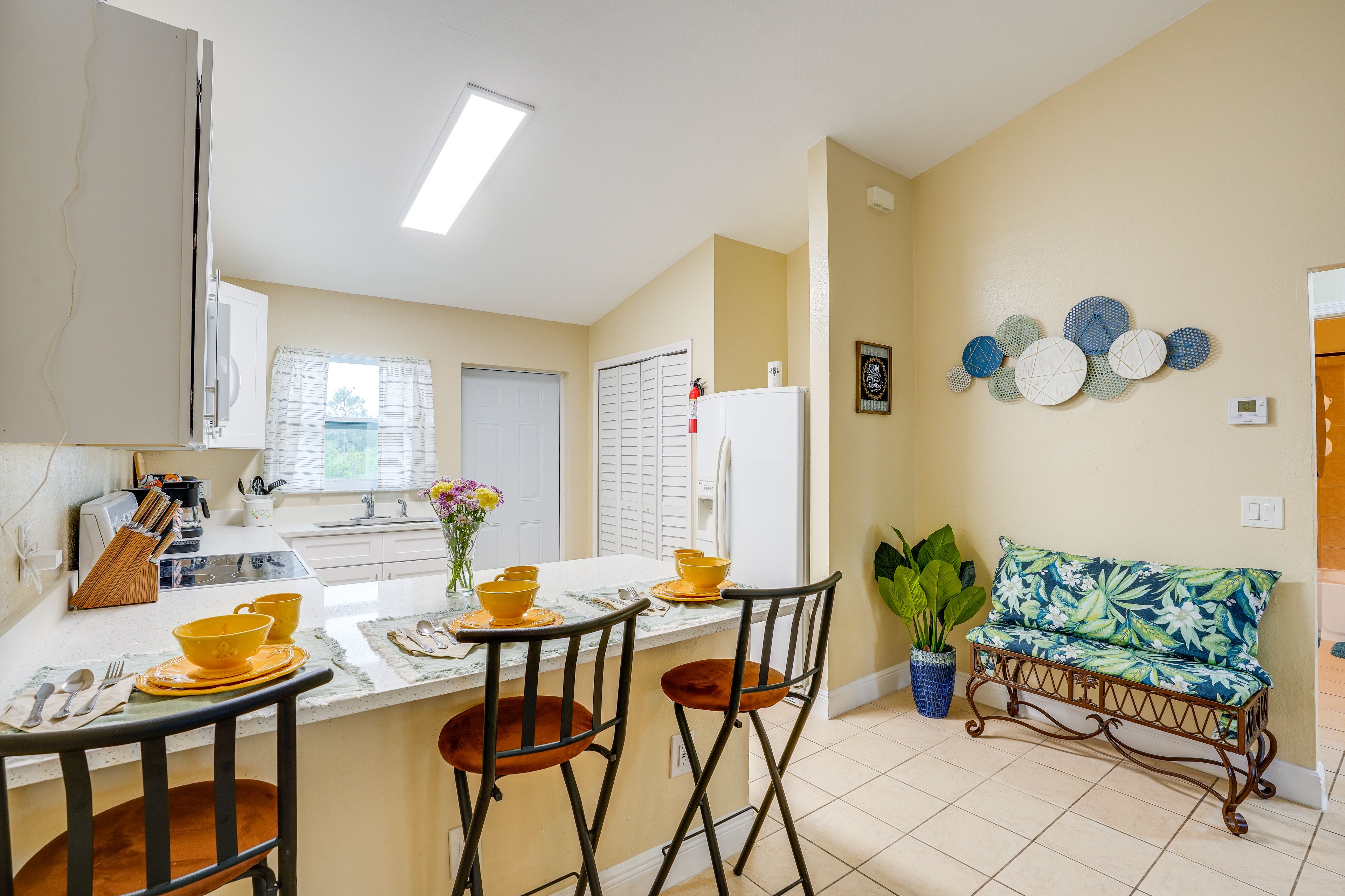 Lehigh Acres Vacation Rental | 2BR | 2BA | 962 Sq Ft | Step-Free Access