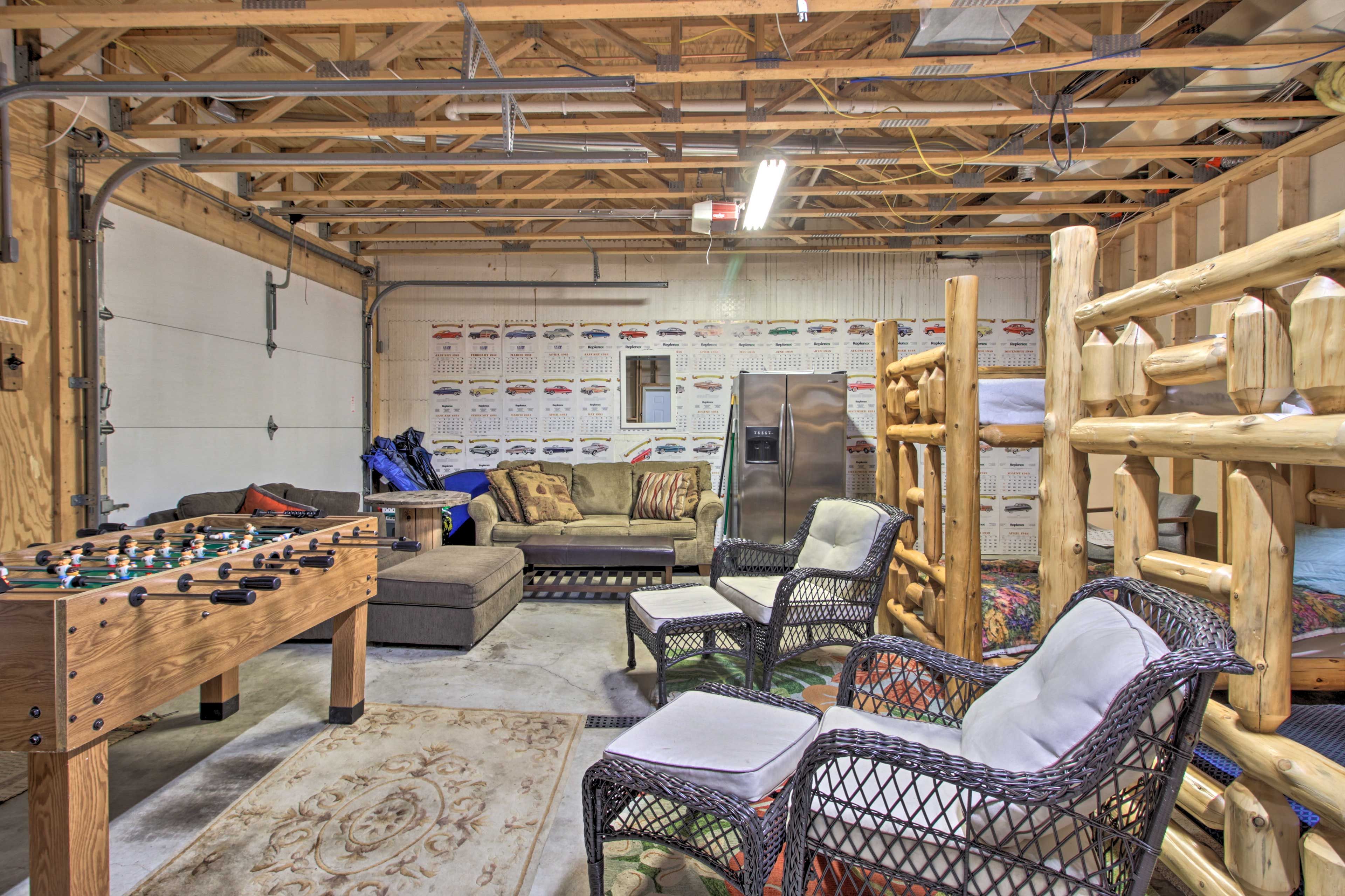 Garage Game Room | 2 Twin Bunk Beds
