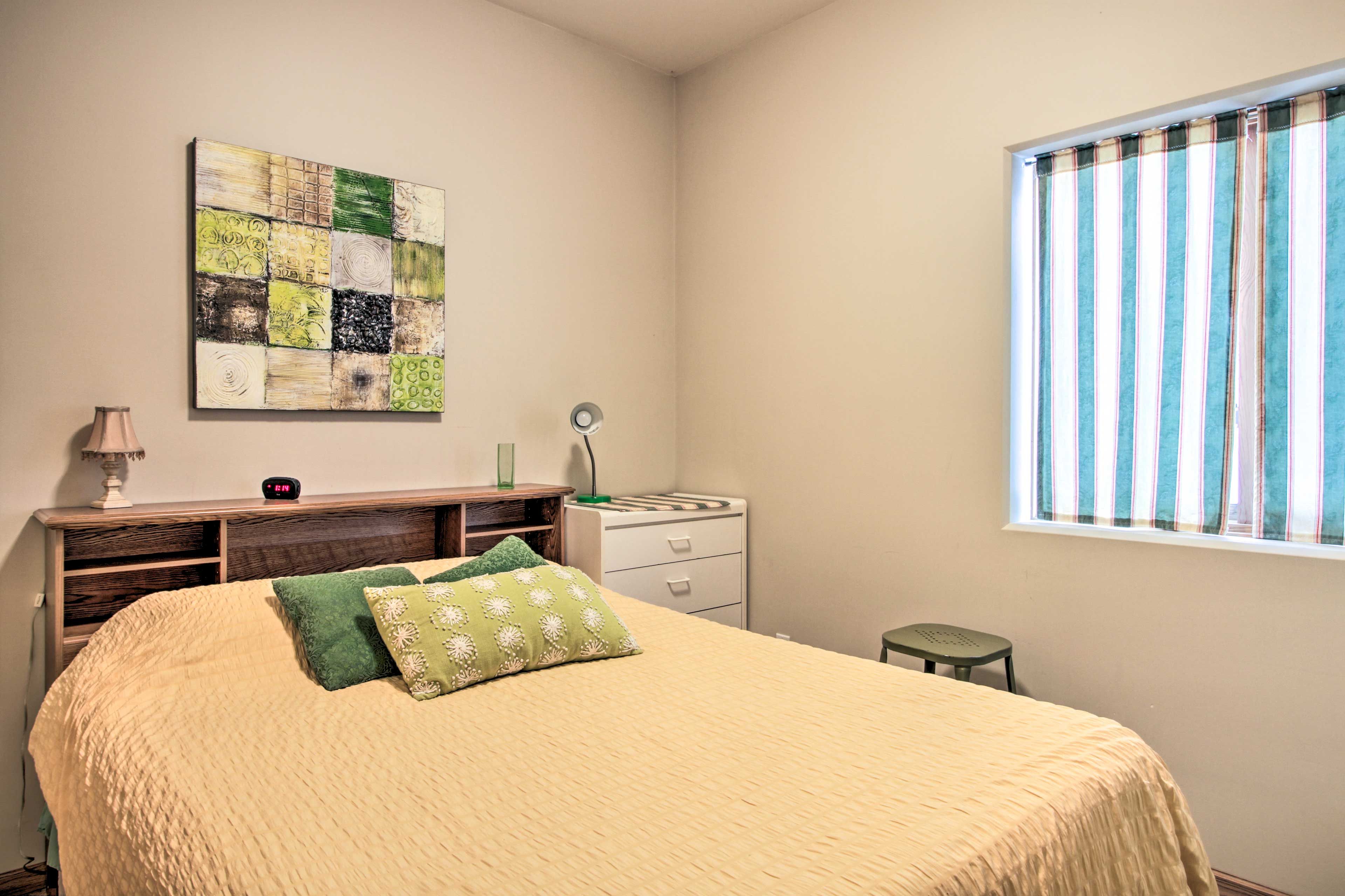 Bedroom 4 | Queen Bed | Main Floor
