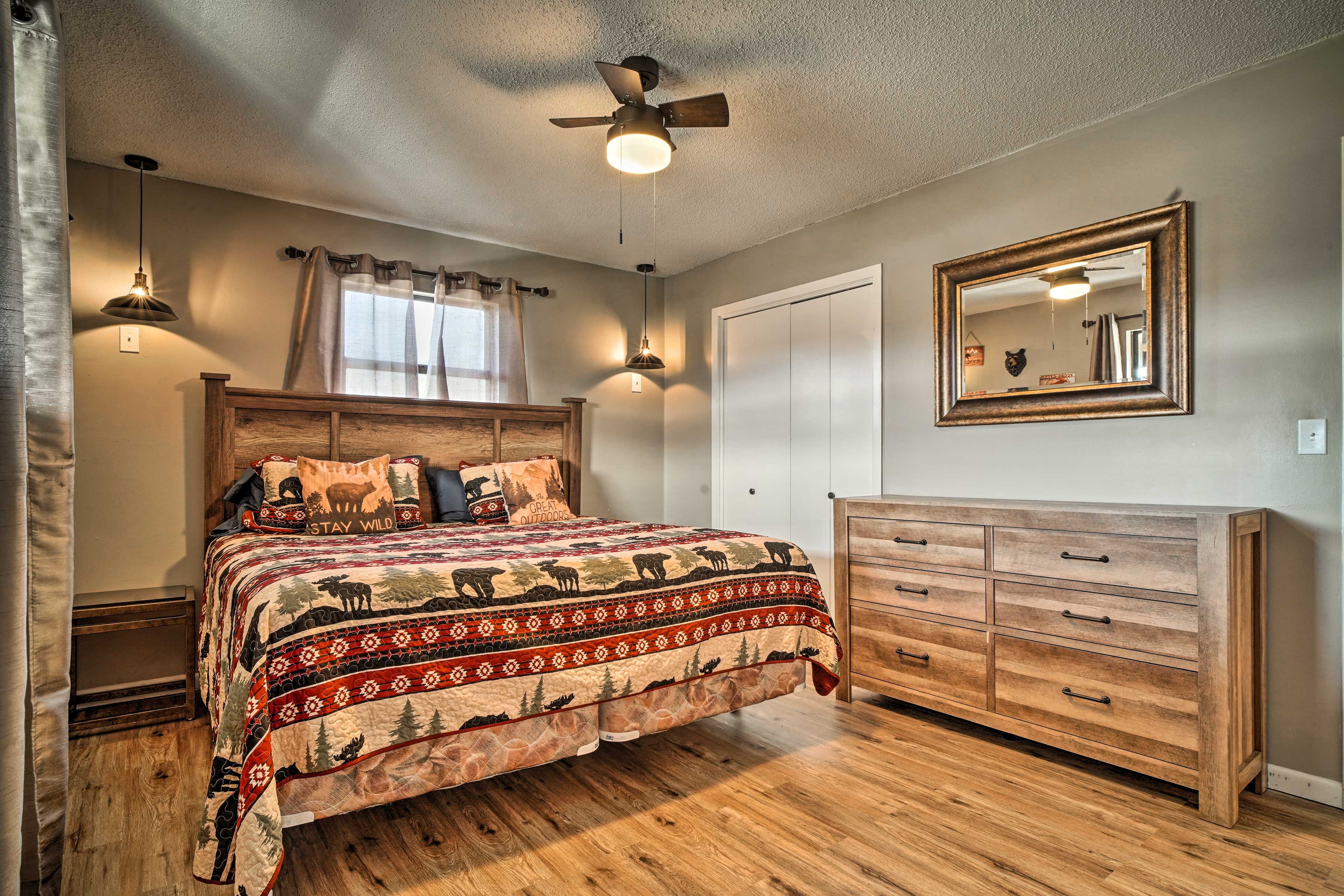 Bedroom 1 | King Bed | Linens Provided