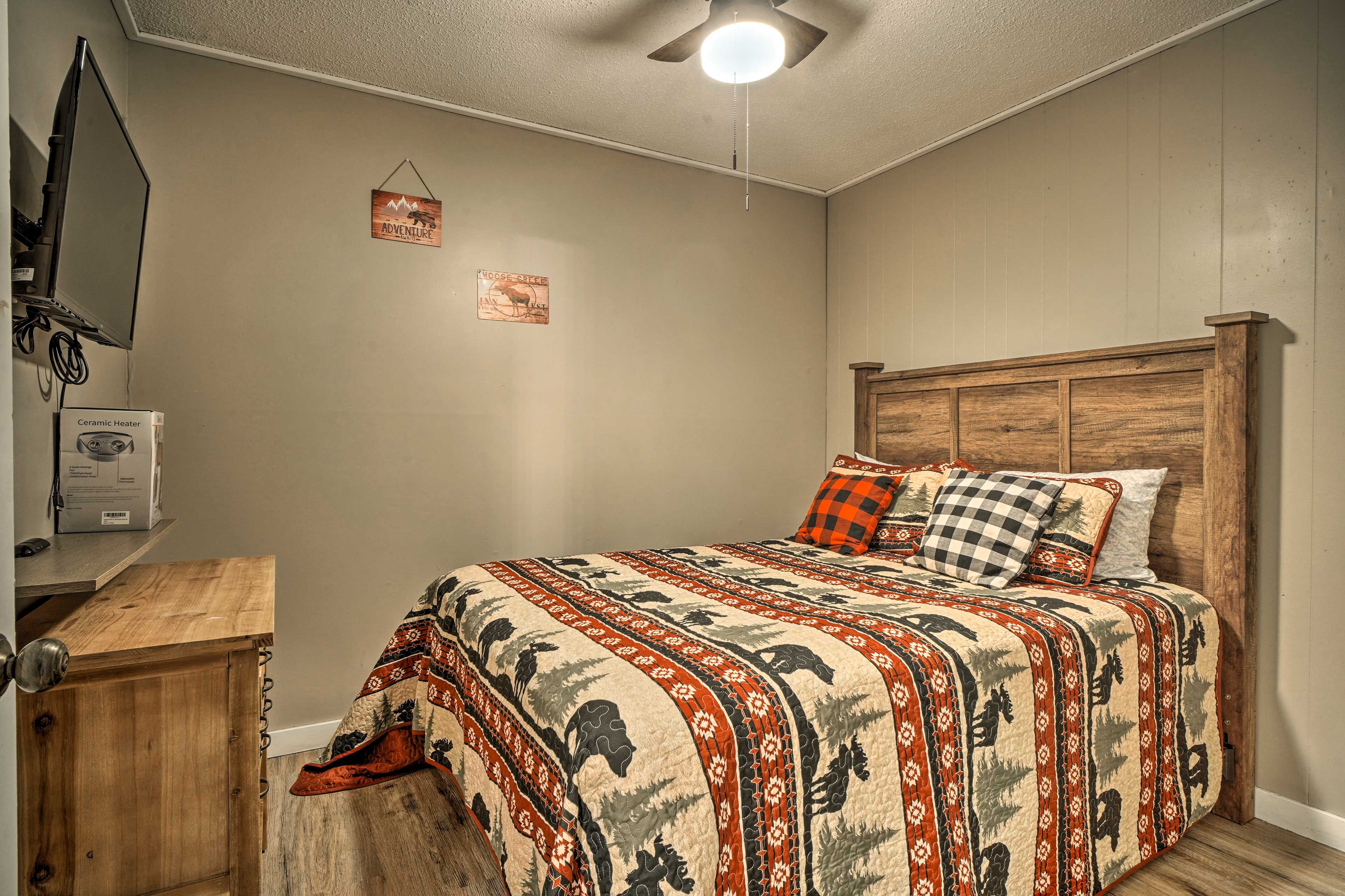 Bedroom 4 | Queen Bed