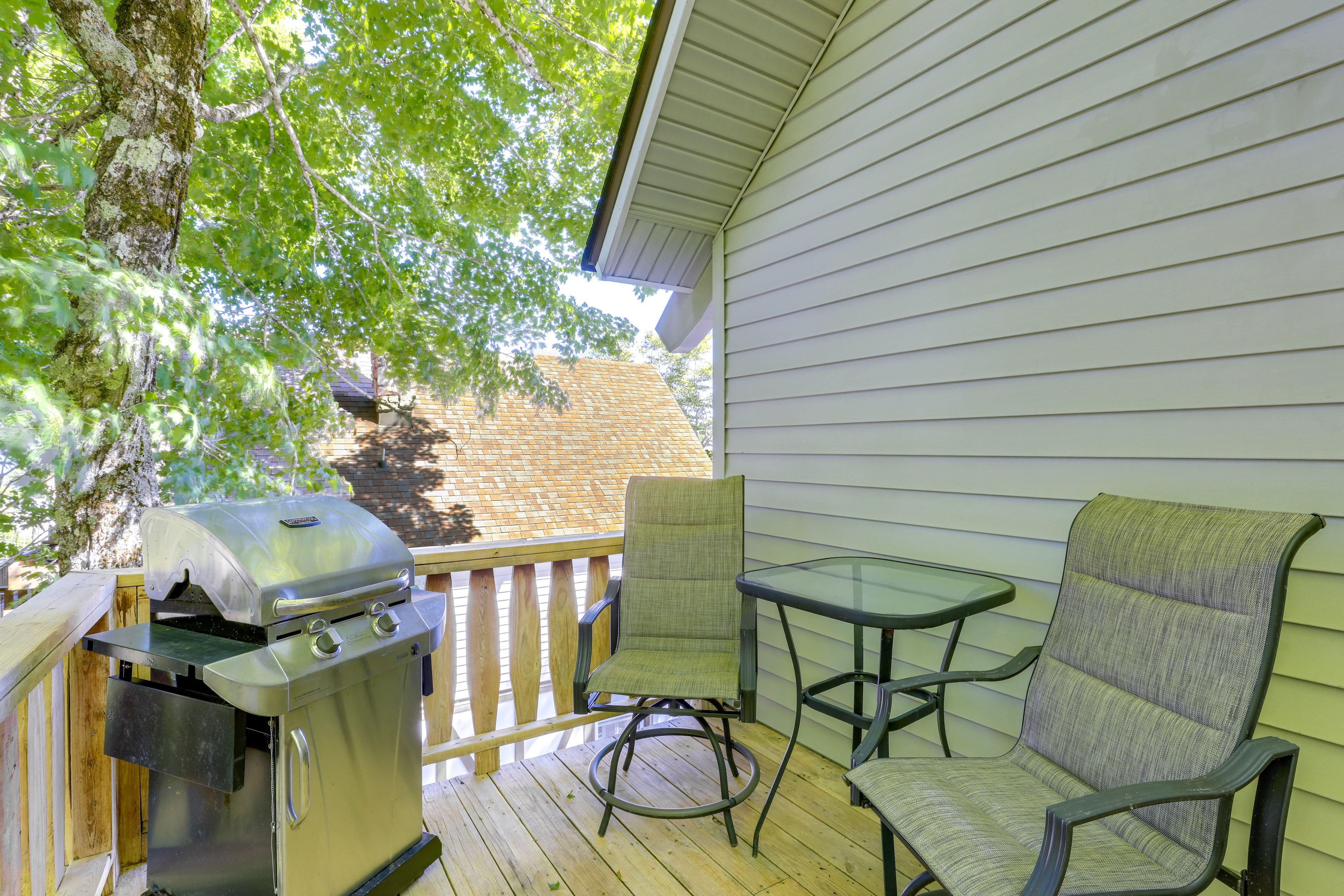 Deck | Gas Grill