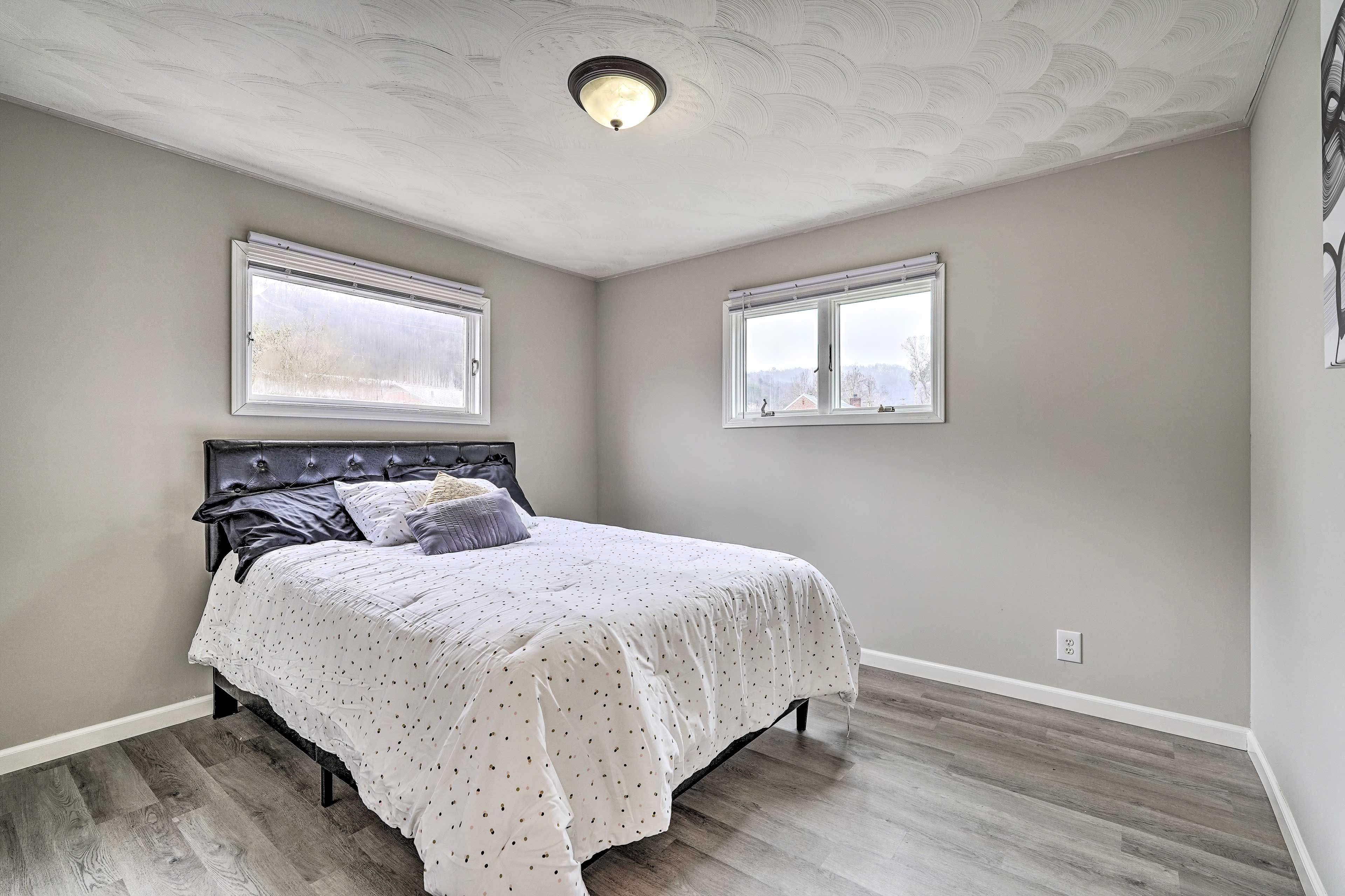 Bedroom 3 | Queen Bed