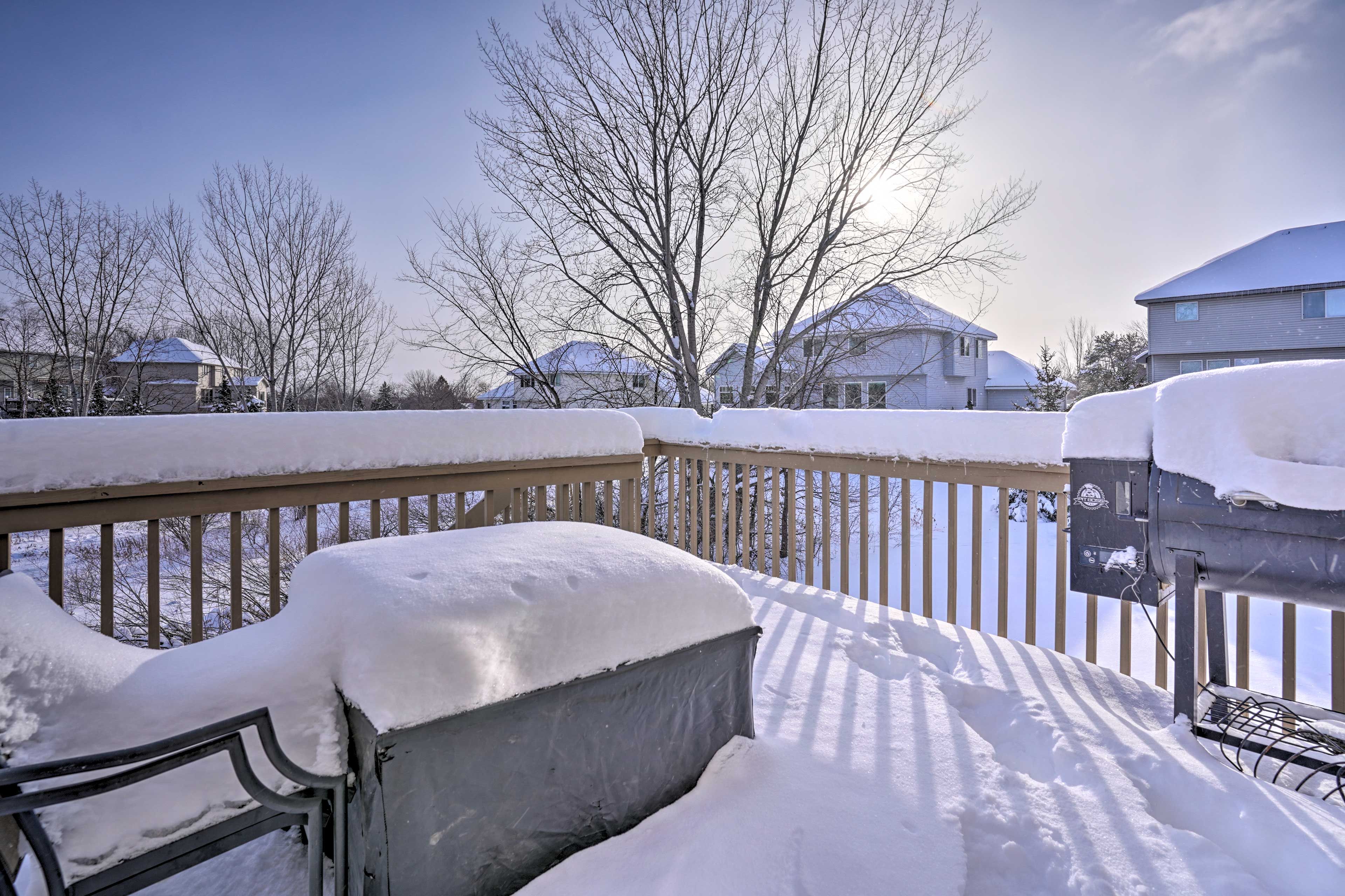 Private Deck | Grill
